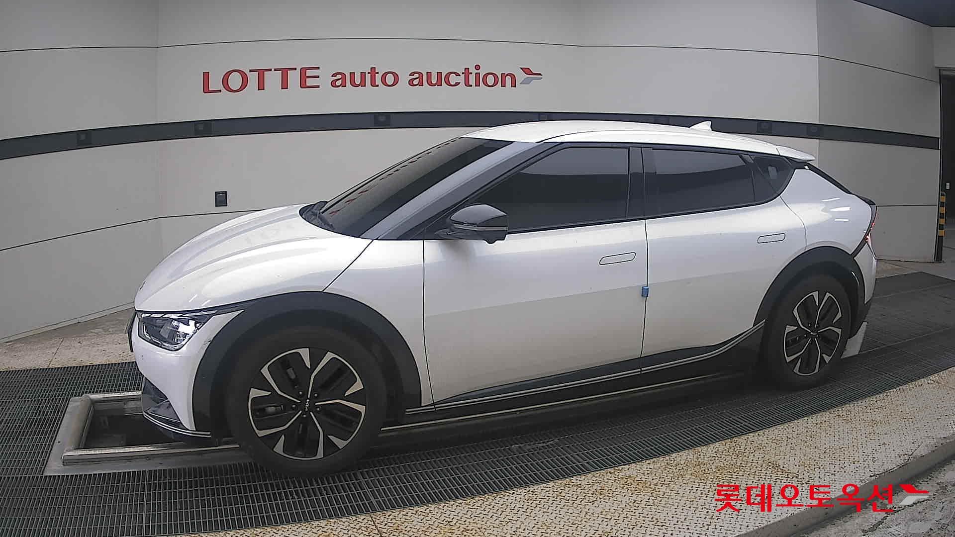 Kia - EV6 | (E) Long Range 2WD 5