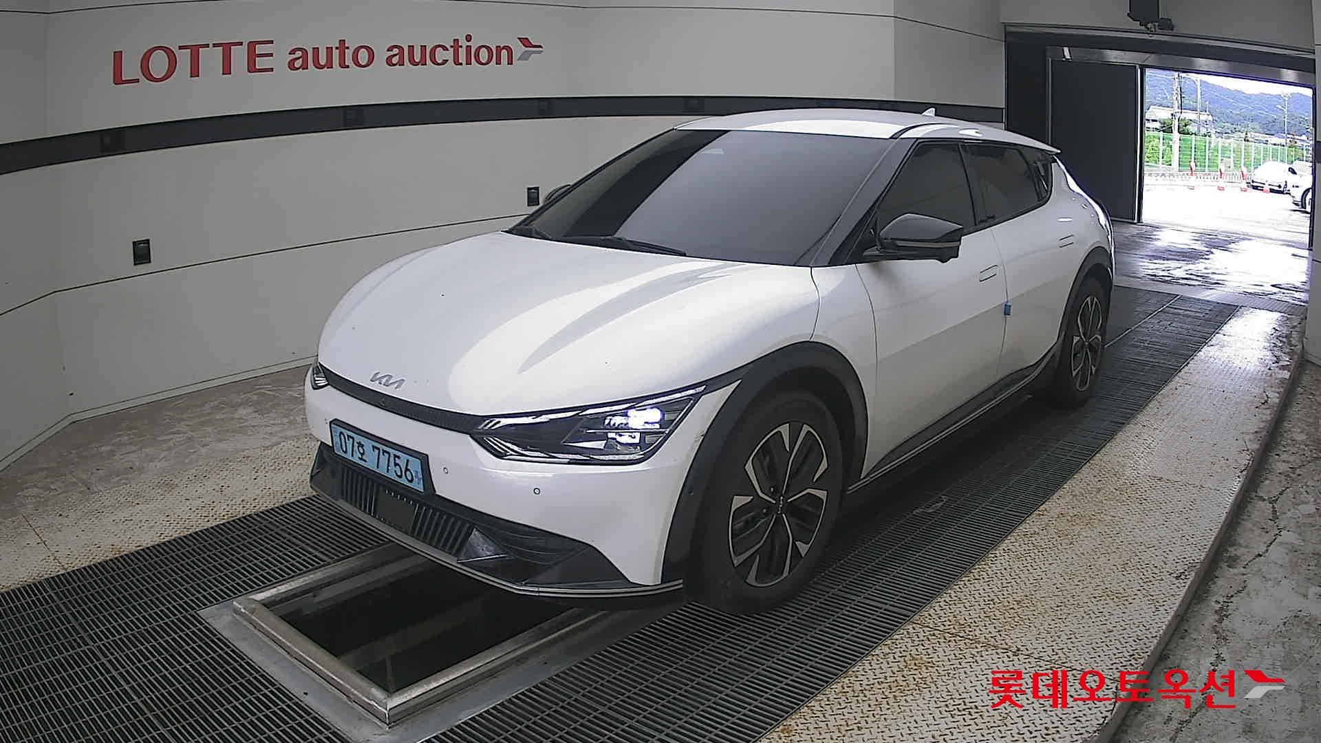 Kia - EV6 | (E) Long Range 2WD 3
