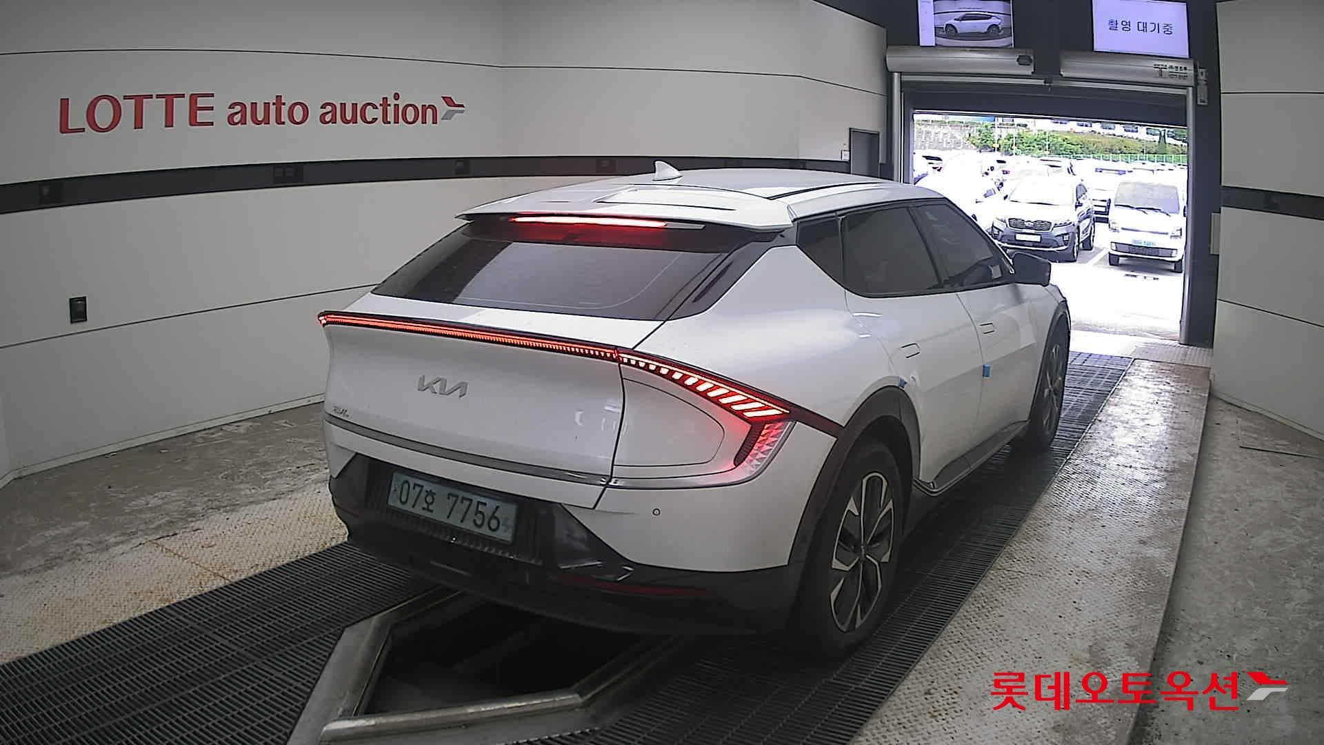 Kia - EV6 | (E) Long Range 2WD 13