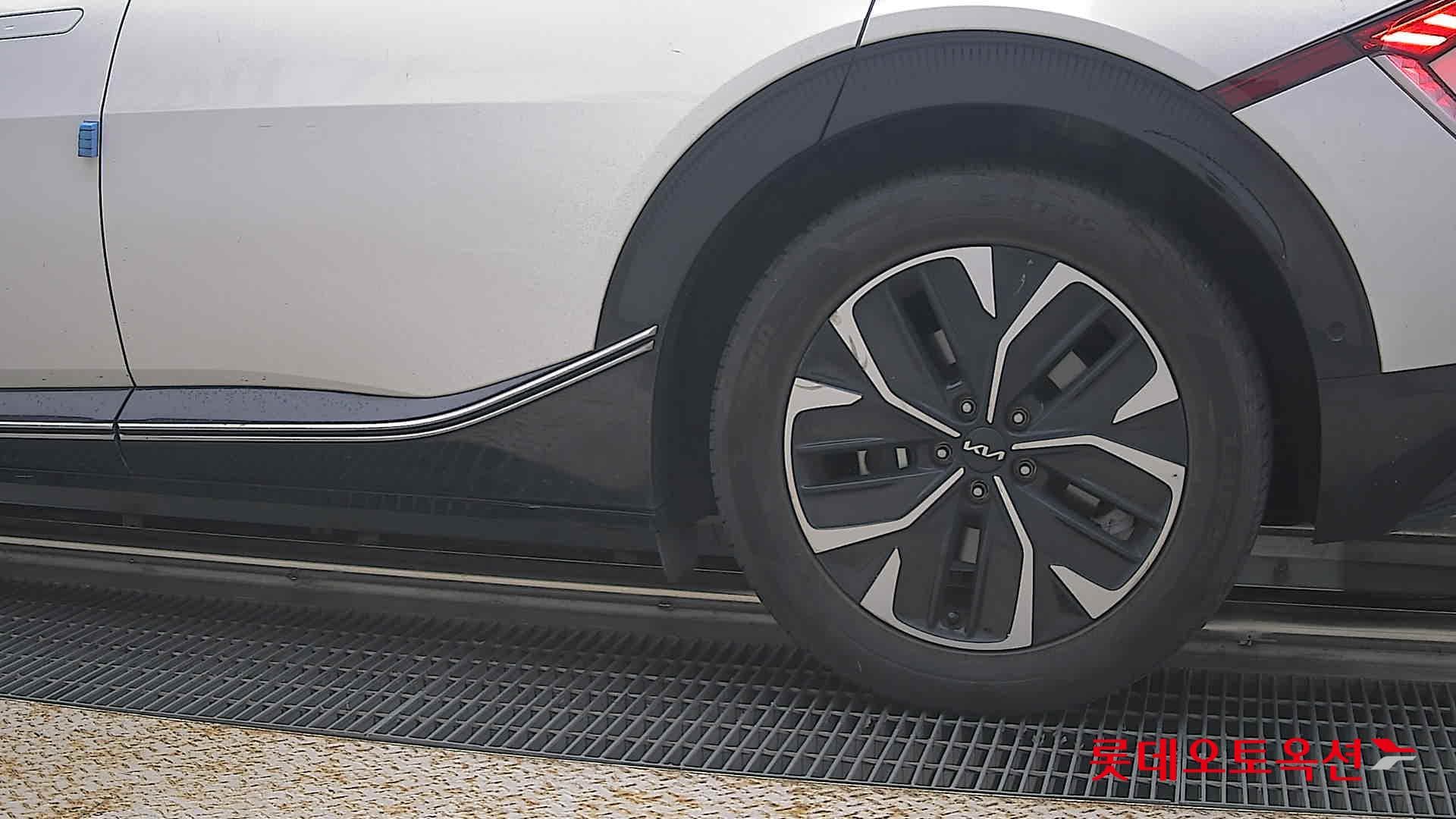 Kia - EV6 | (E) Long Range 2WD 22