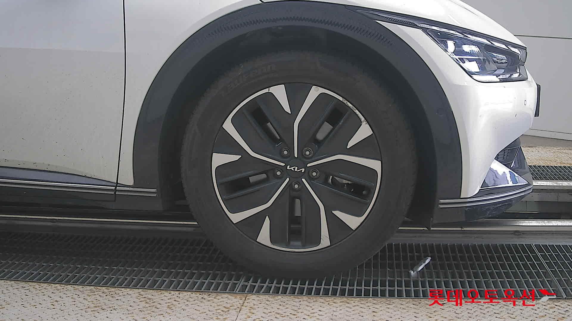 Kia - EV6 | (E) Long Range 2WD 23