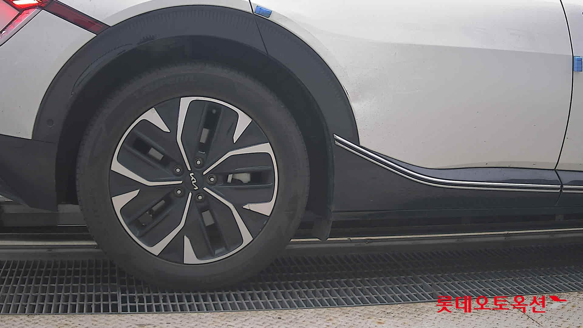 Kia - EV6 | (E) Long Range 2WD 24