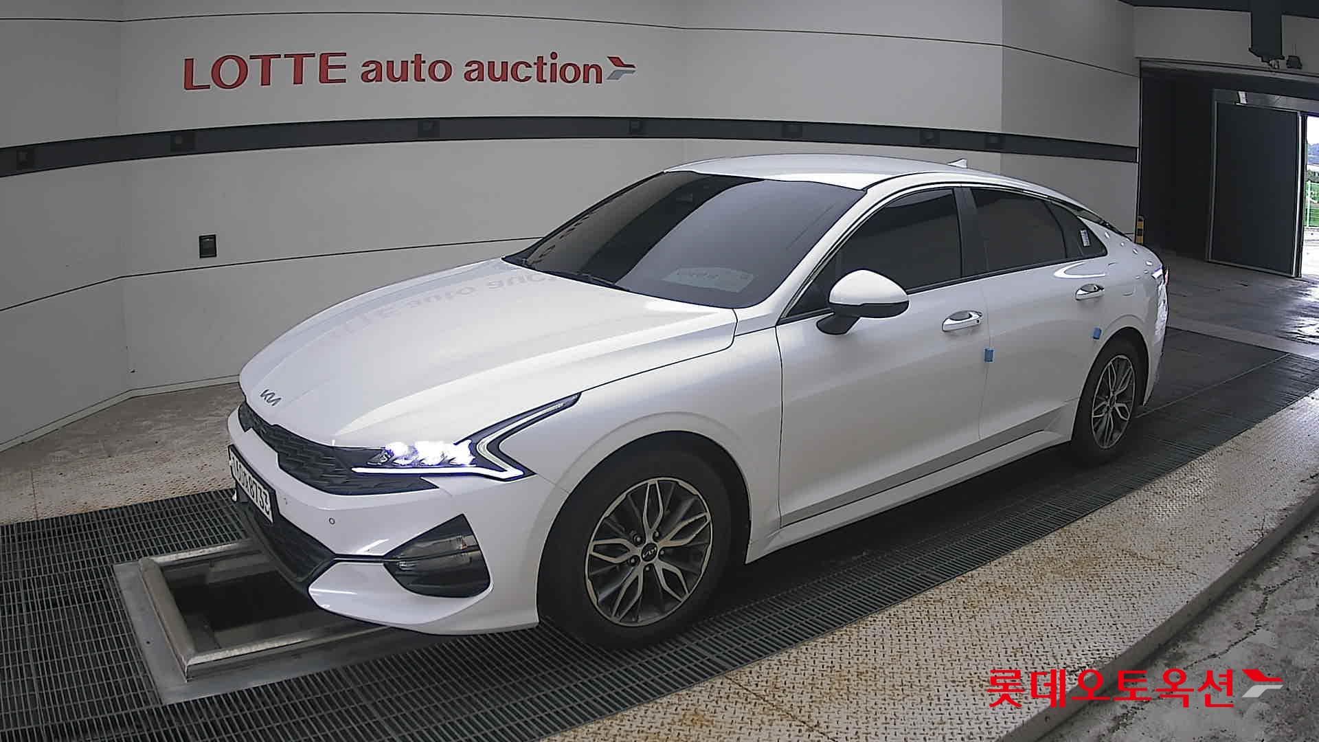 Kia - K5 | INTERACTIVE (G) 2.0 Prestige 4