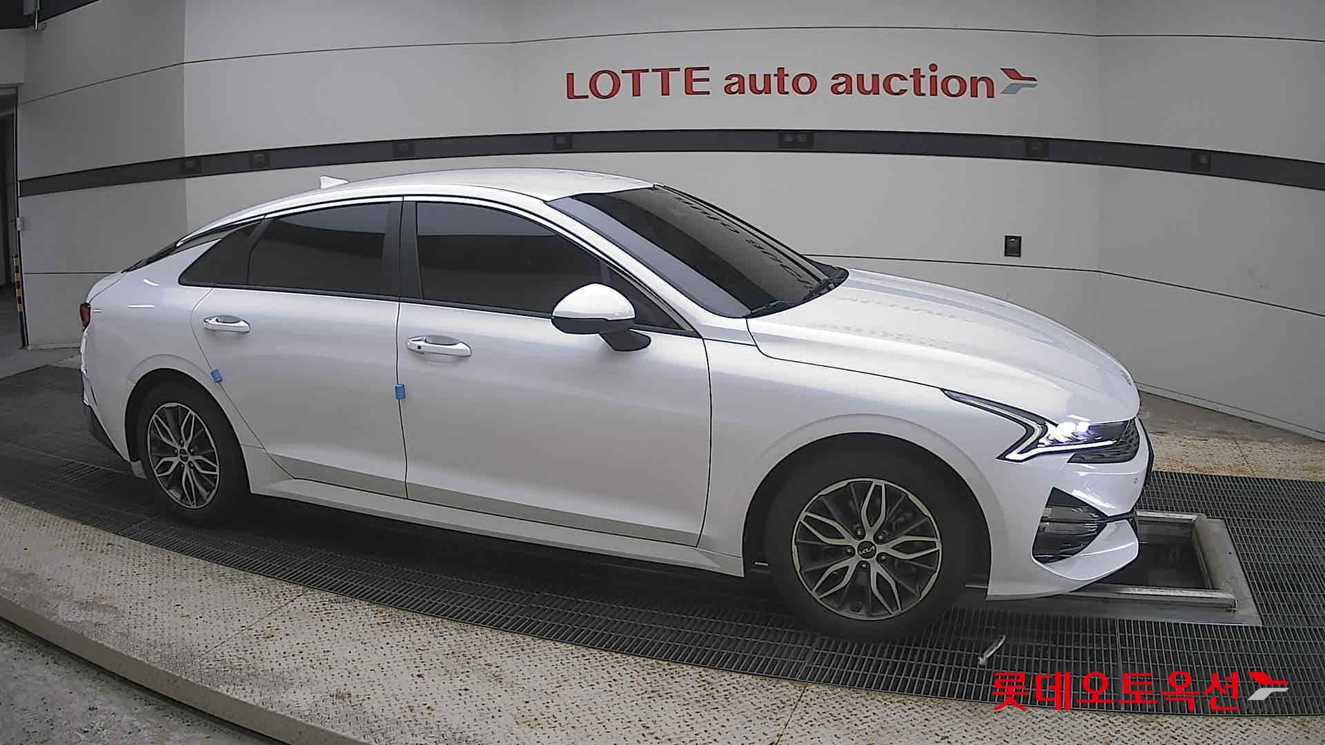 Kia - K5 | INTERACTIVE (G) 2.0 Prestige 17