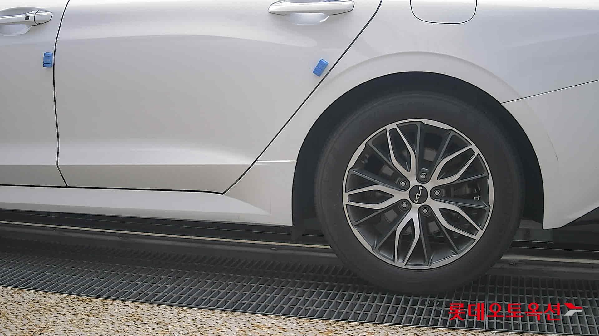 Kia - K5 | INTERACTIVE (G) 2.0 Prestige 22