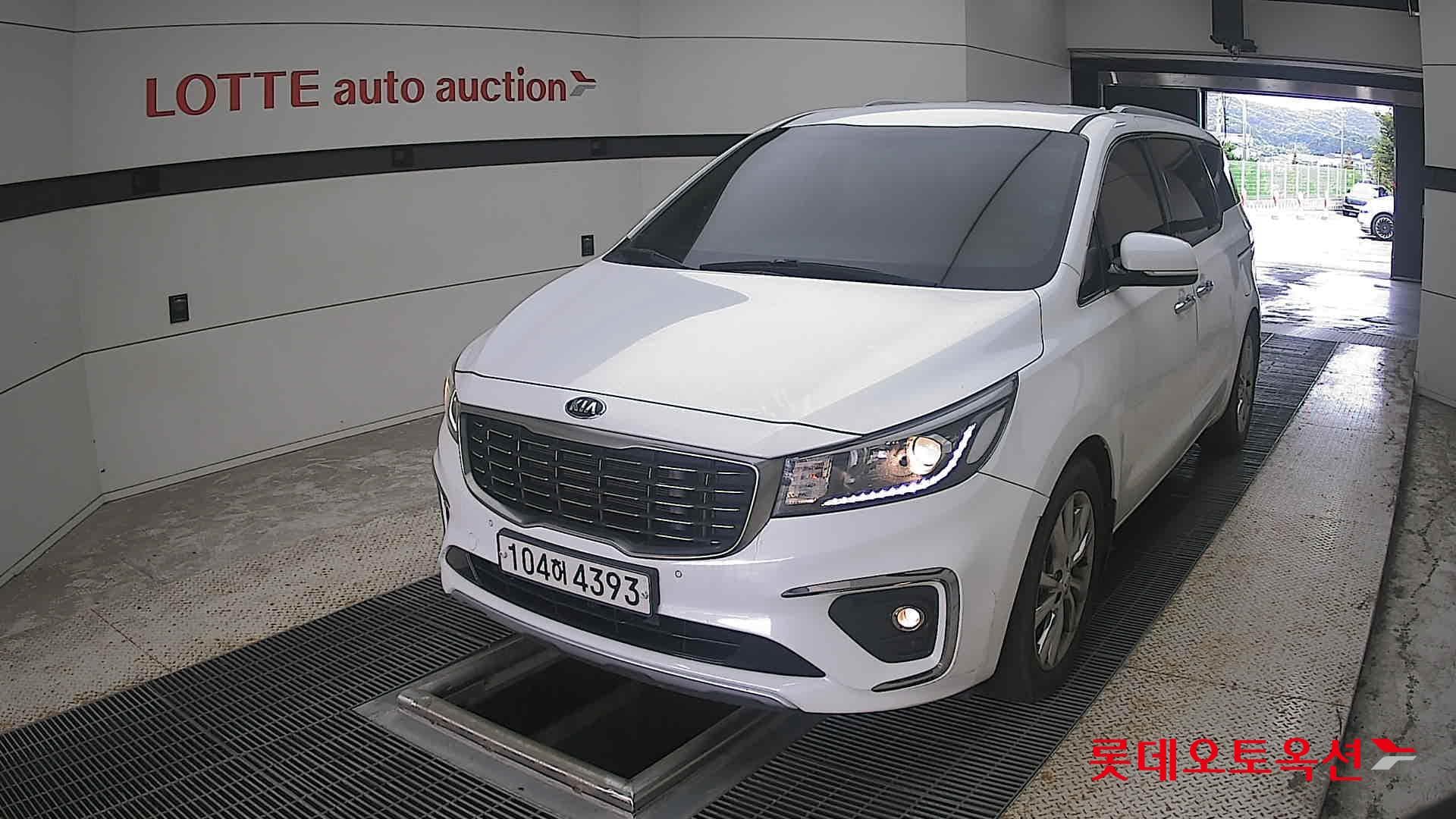 Kia - Карнивал | THE NEW (D) 2.2 Prestige 9Seater 2