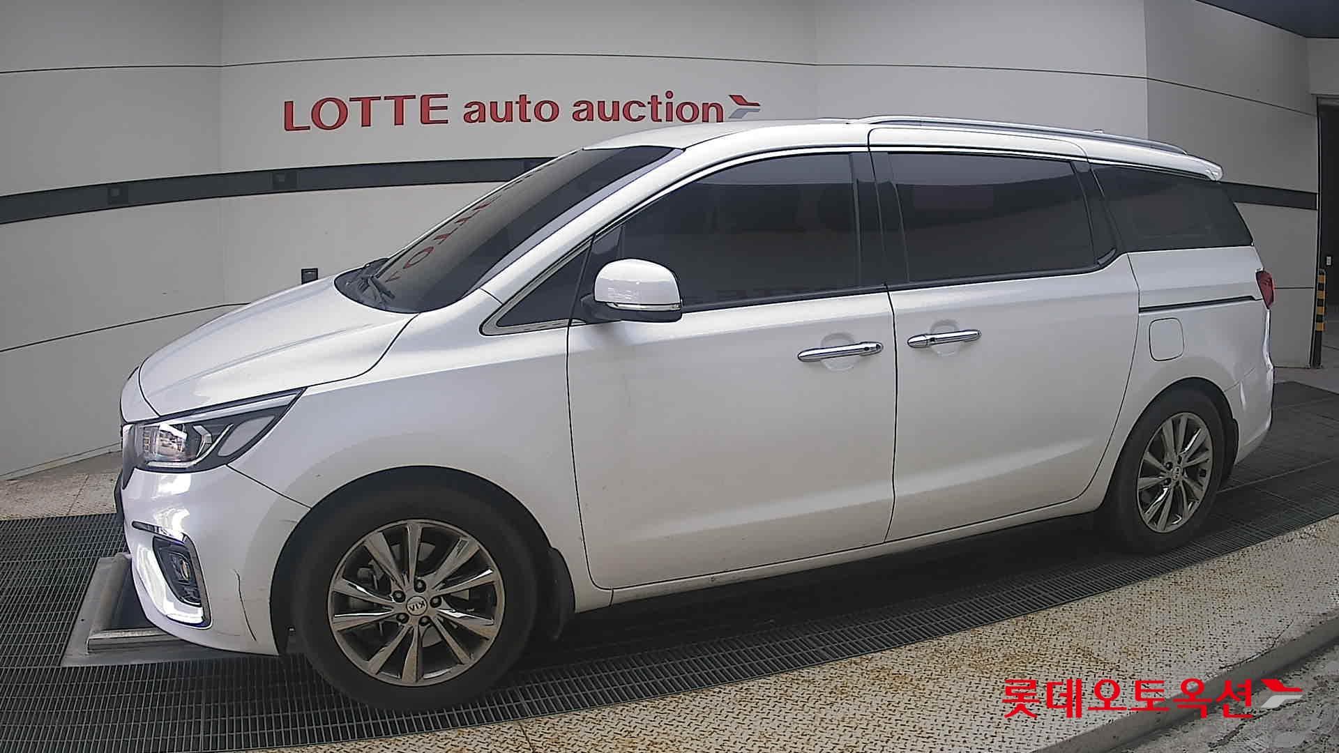 Kia - Карнивал | THE NEW (D) 2.2 Prestige 9Seater 5