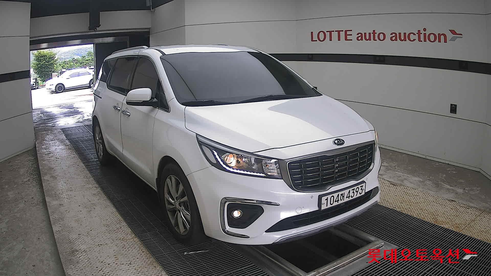 Kia - Карнивал | THE NEW (D) 2.2 Prestige 9Seater 20