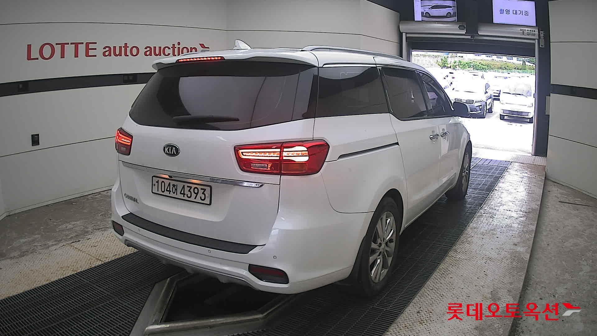 Kia - Карнивал | THE NEW (D) 2.2 Prestige 9Seater 13
