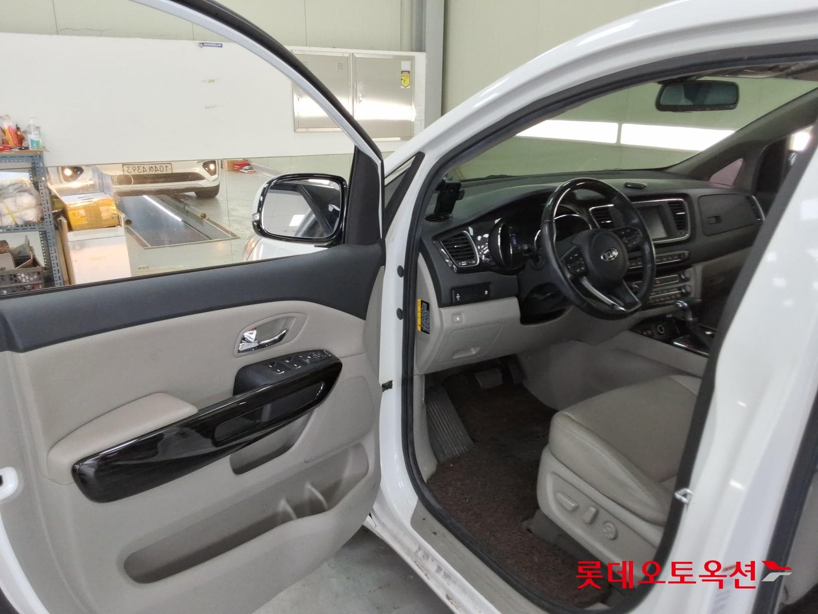 Kia - Карнивал | THE NEW (D) 2.2 Prestige 9Seater 34