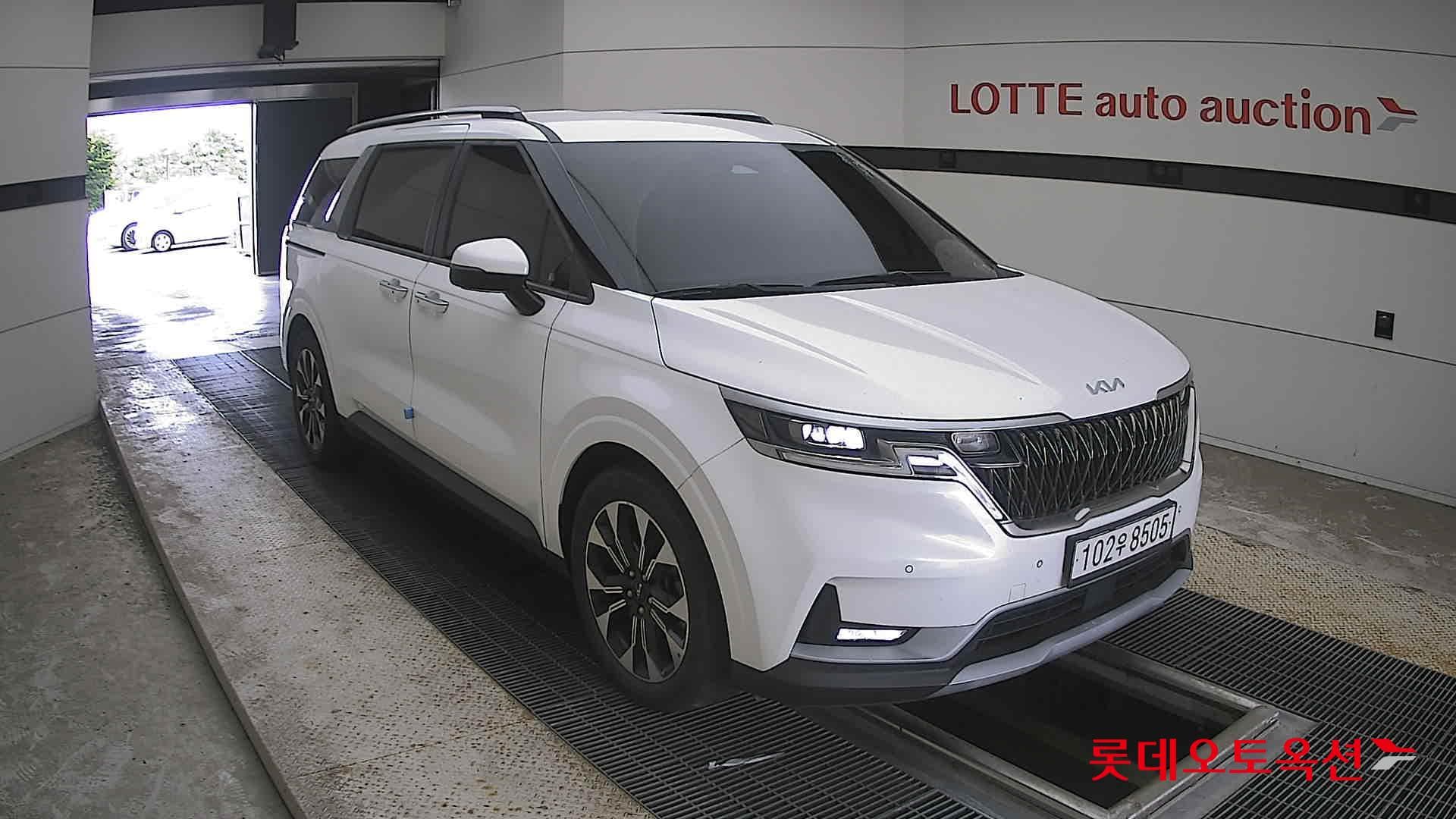 Kia - Carnival | KA4 (G) 3.5 Prestige 9Seater 19
