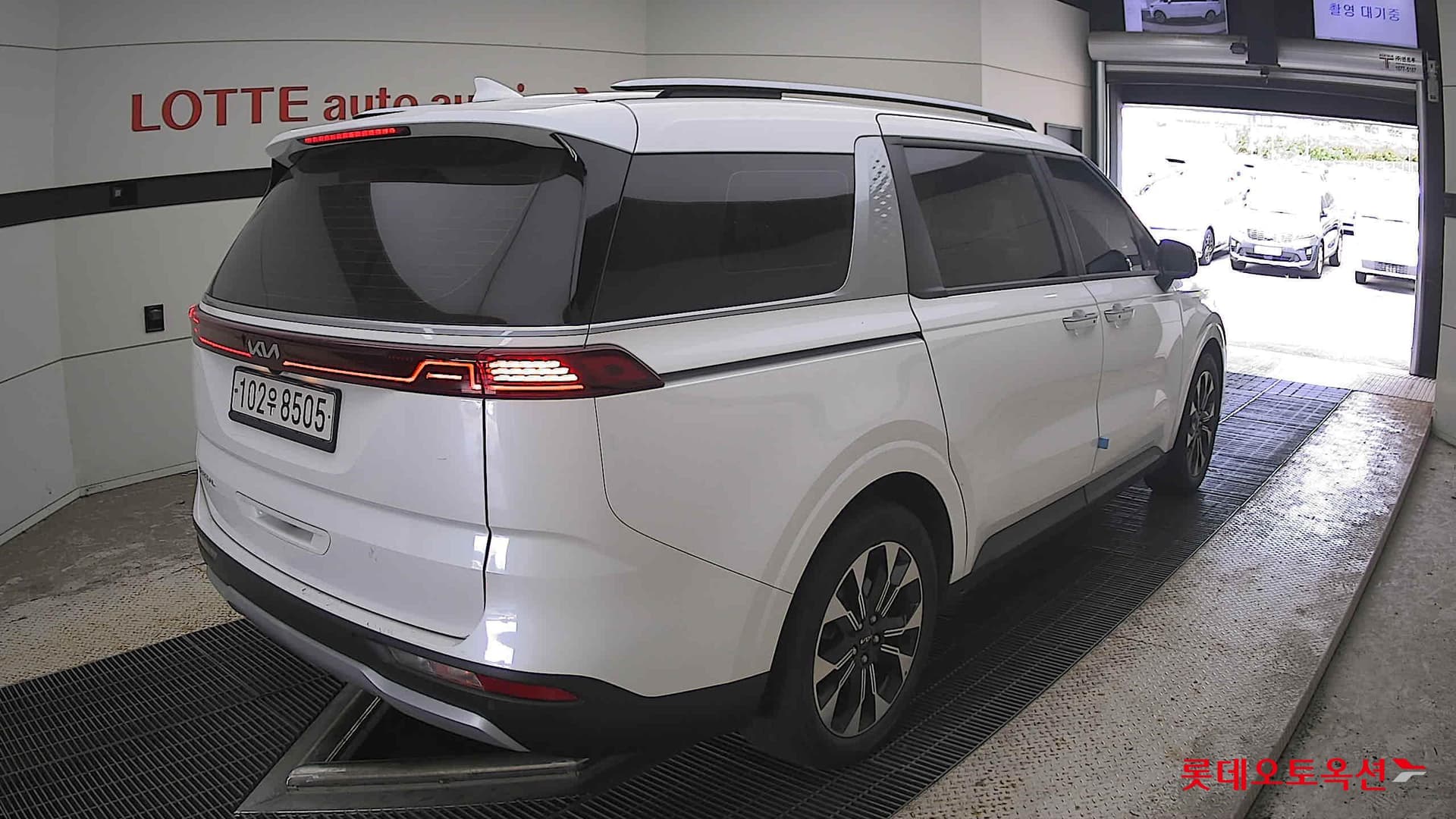 Kia - Carnival | KA4 (G) 3.5 Prestige 9Seater 12