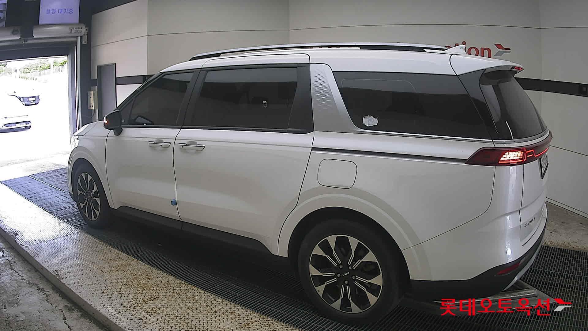 Kia - Carnival | KA4 (G) 3.5 Prestige 9Seater 8
