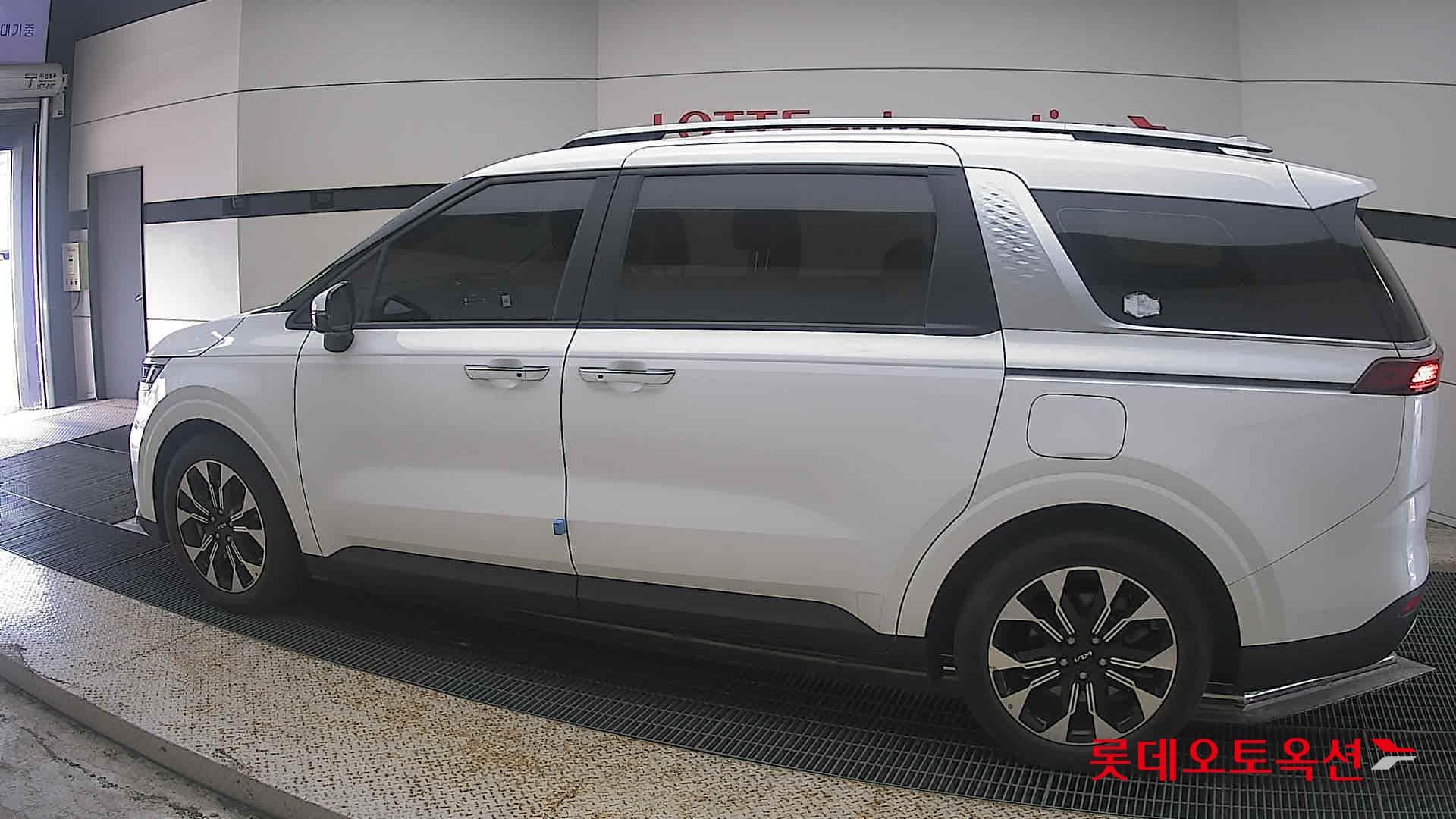 Kia - Carnival | KA4 (G) 3.5 Prestige 9Seater 7