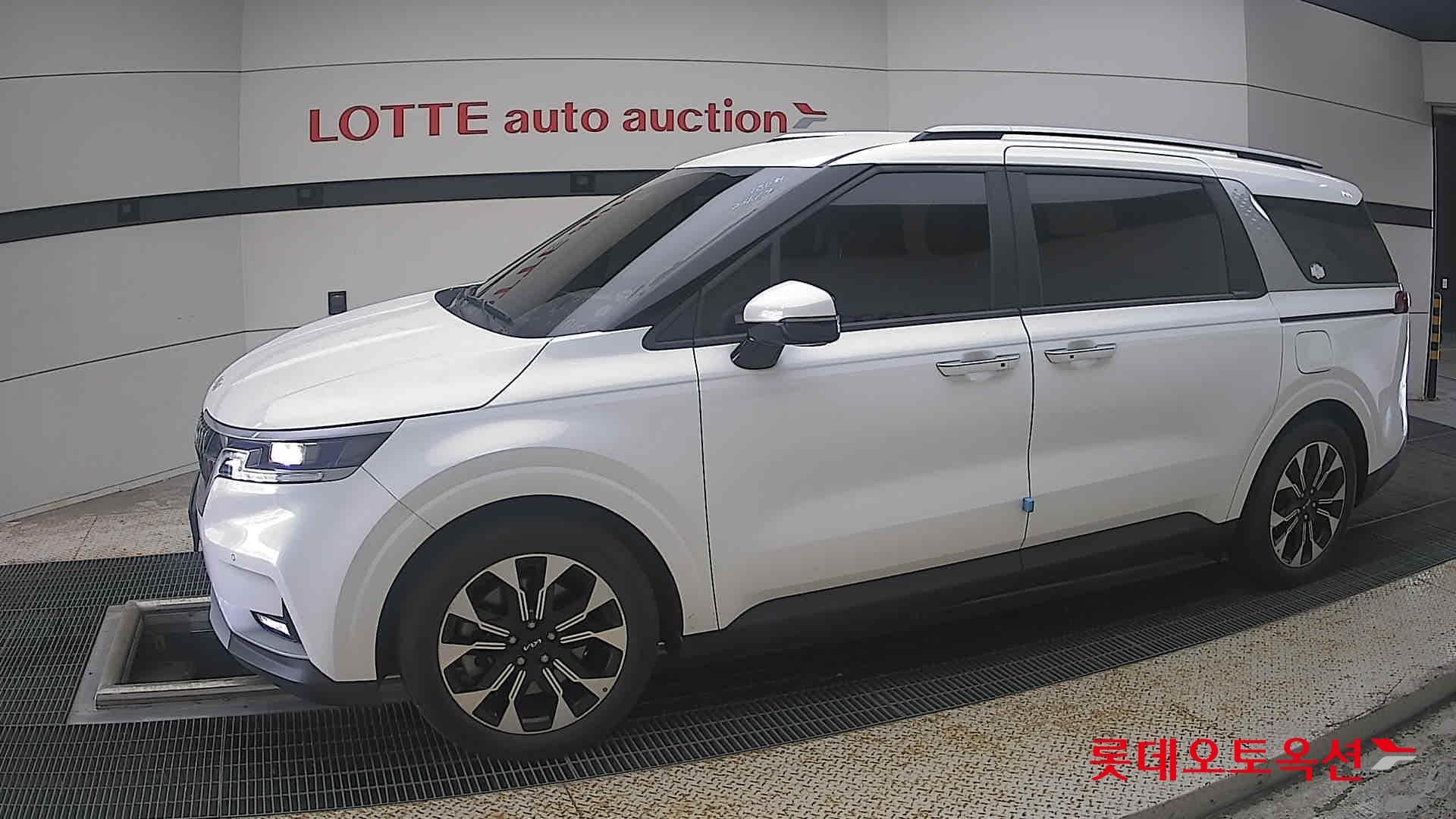 Kia - Carnival | KA4 (G) 3.5 Prestige 9Seater 5
