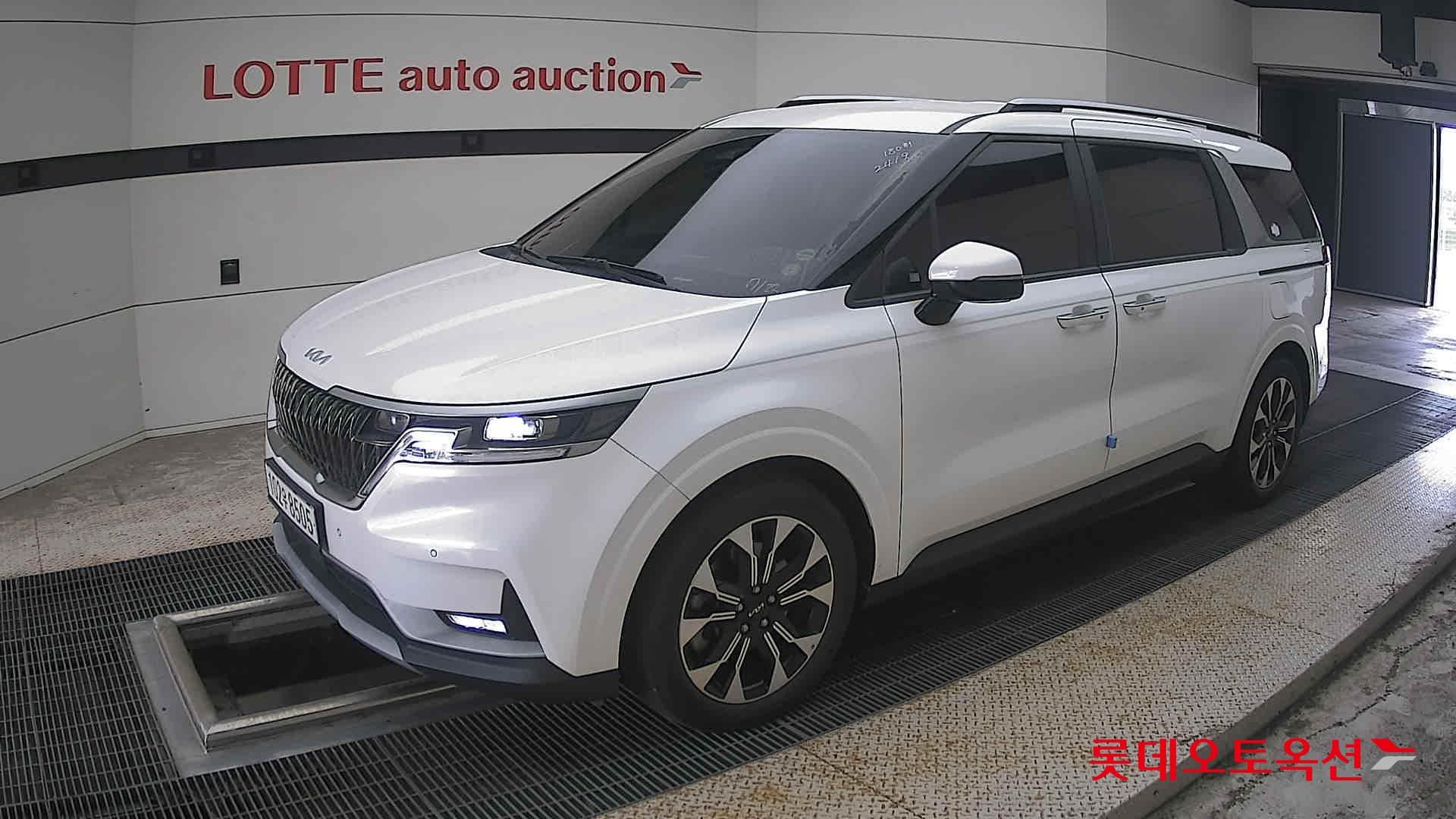 Kia - Carnival | KA4 (G) 3.5 Prestige 9Seater 4