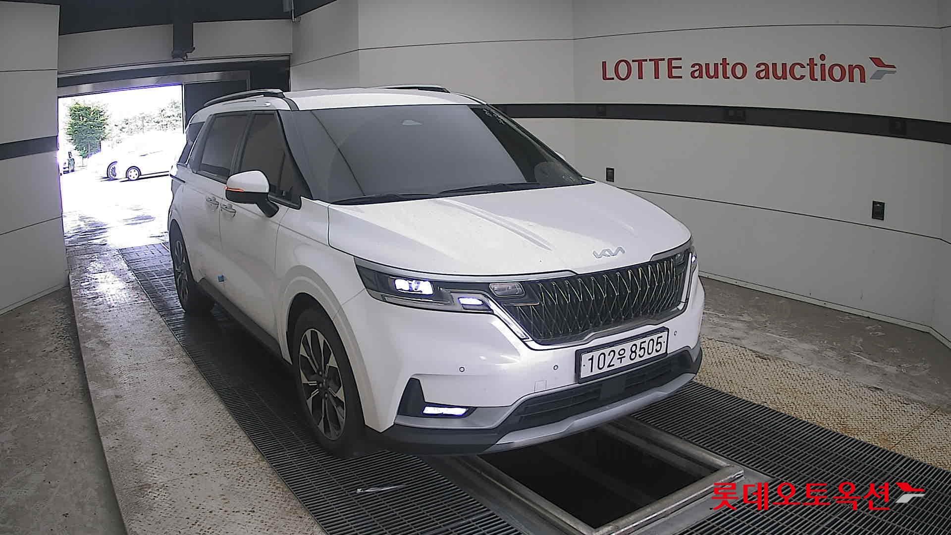 Kia - Carnival | KA4 (G) 3.5 Prestige 9Seater 20