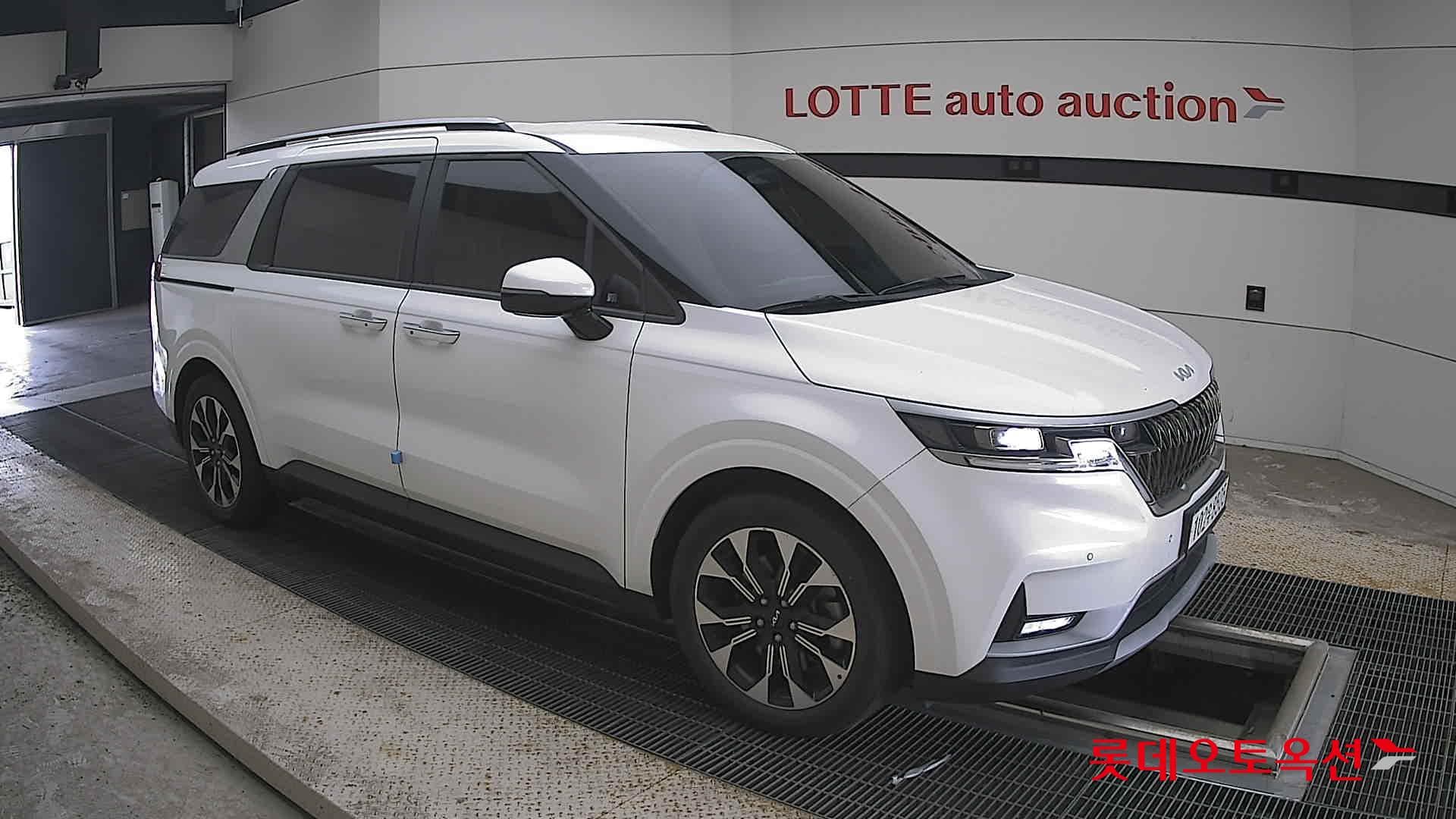 Kia - Carnival | KA4 (G) 3.5 Prestige 9Seater 18