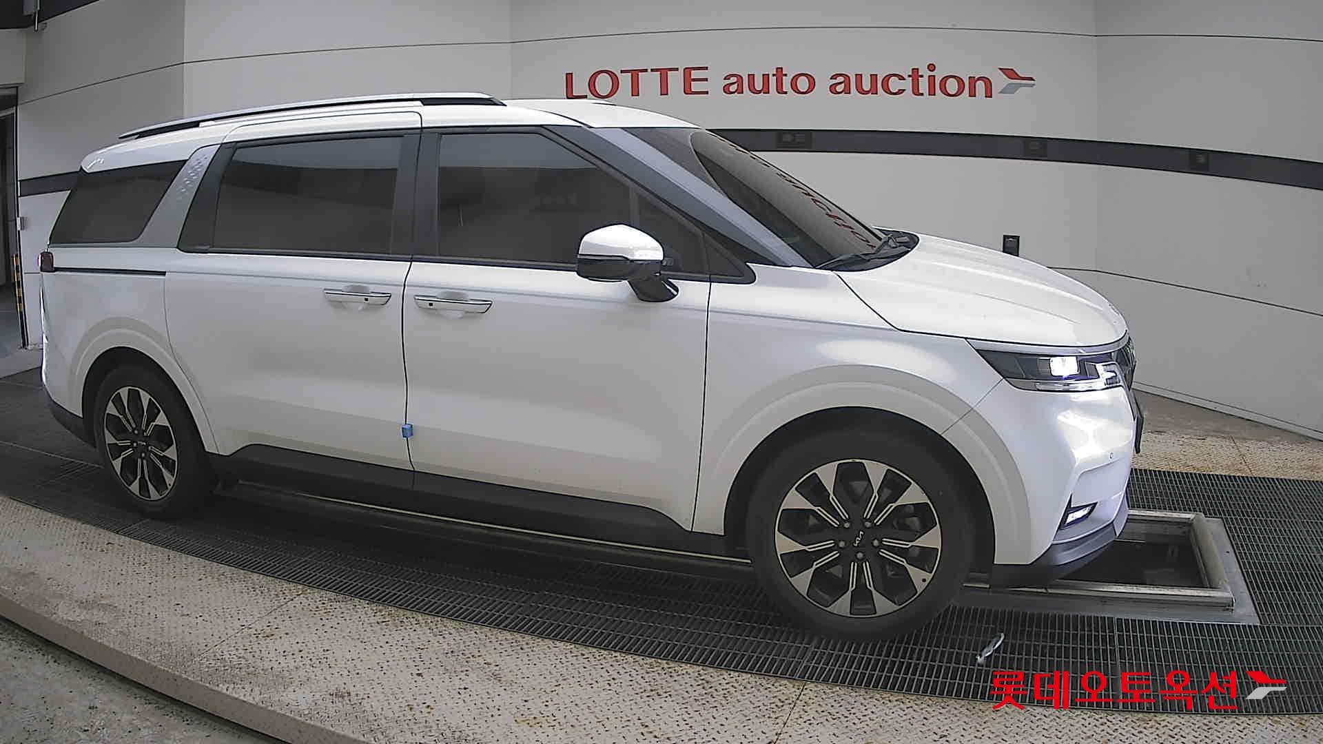 Kia - Carnival | KA4 (G) 3.5 Prestige 9Seater 17