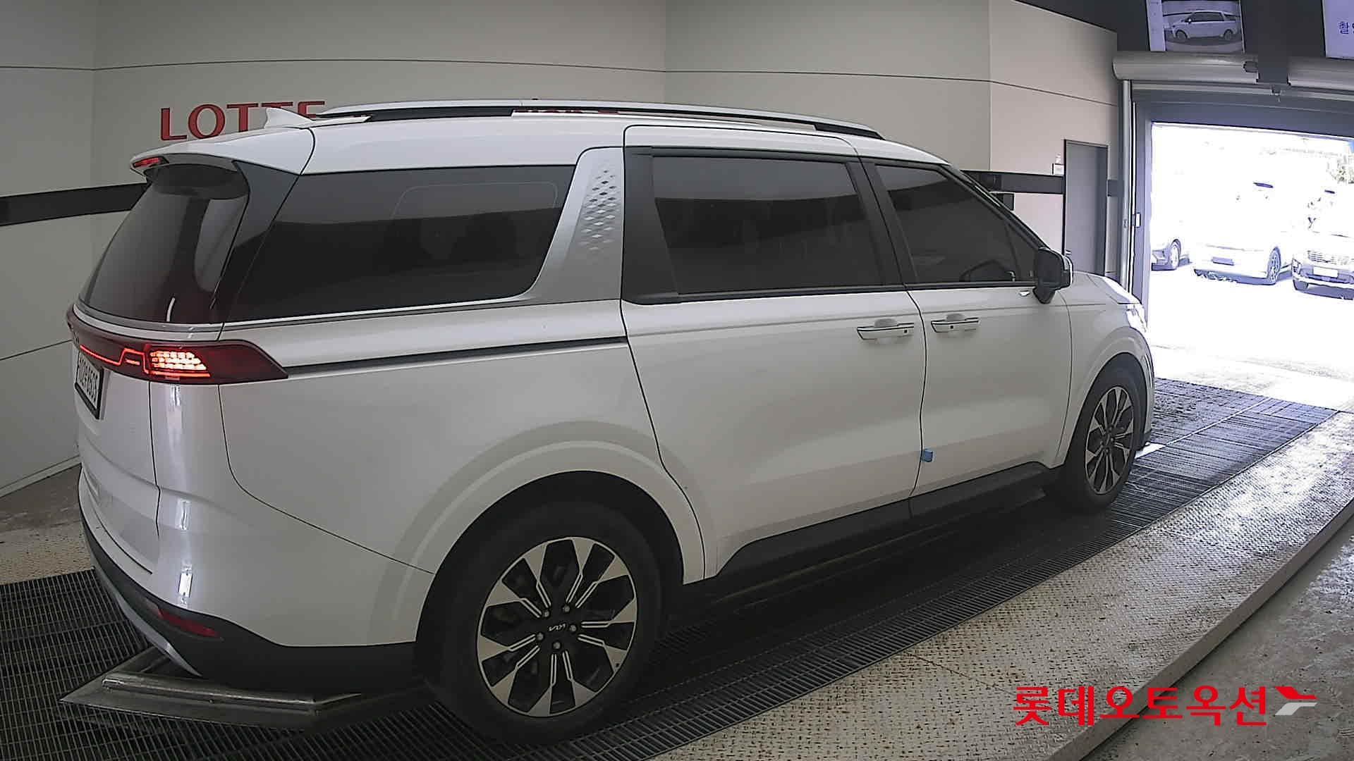 Kia - Carnival | KA4 (G) 3.5 Prestige 9Seater 14