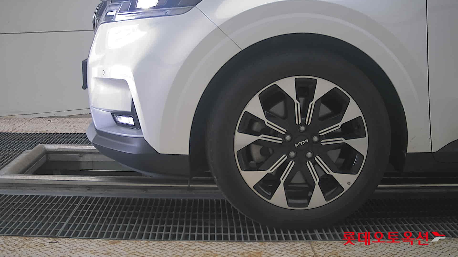 Kia - Carnival | KA4 (G) 3.5 Prestige 9Seater 21