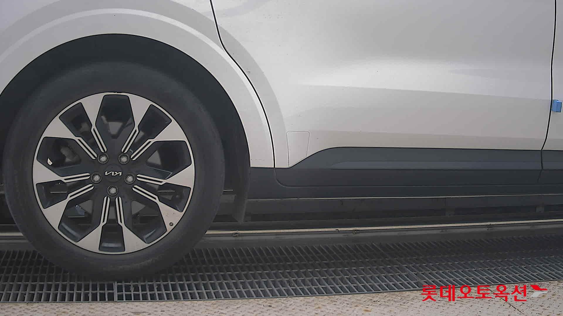 Kia - Carnival | KA4 (G) 3.5 Prestige 9Seater 24