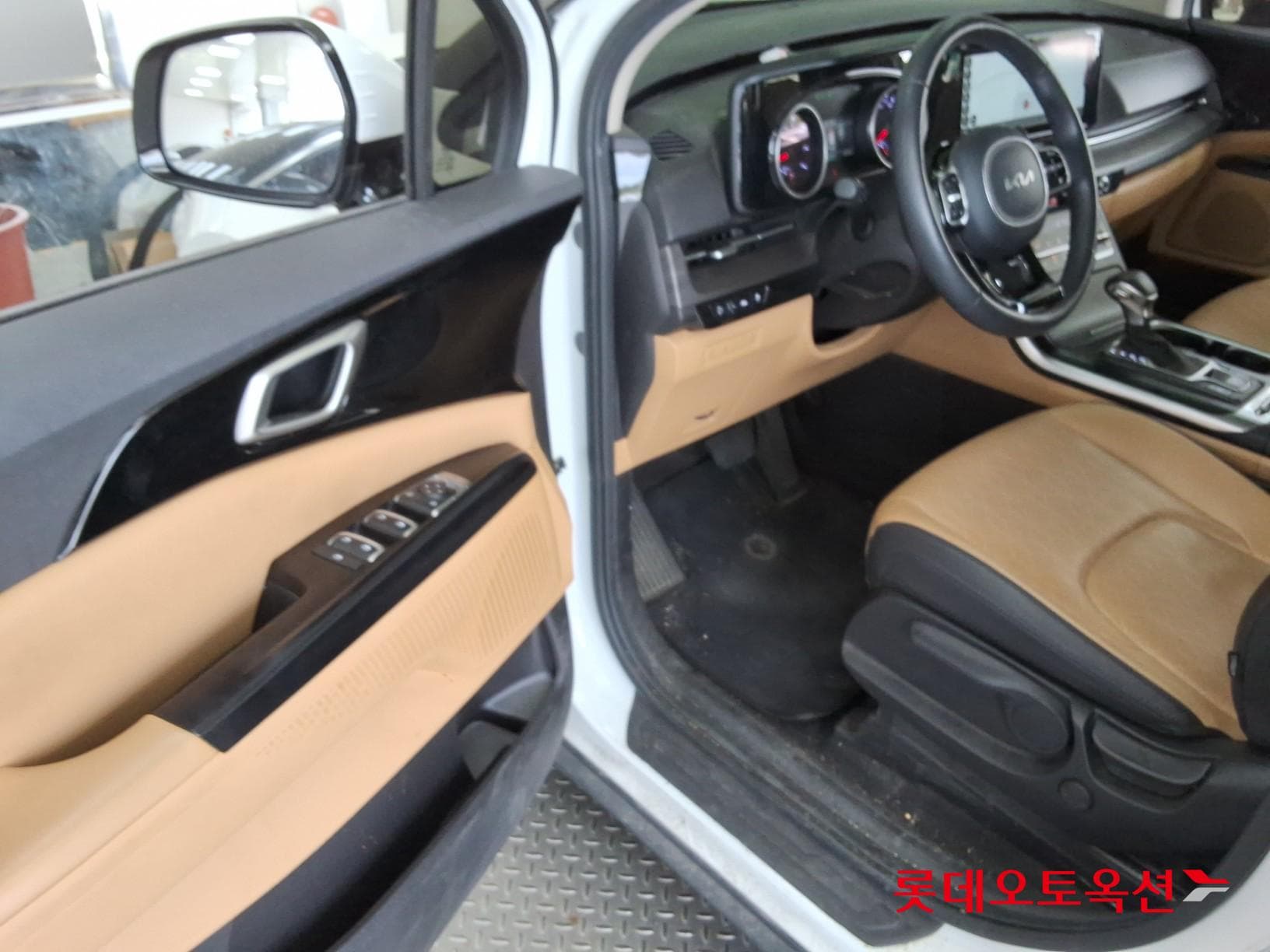 Kia - Carnival | KA4 (G) 3.5 Prestige 9Seater 35