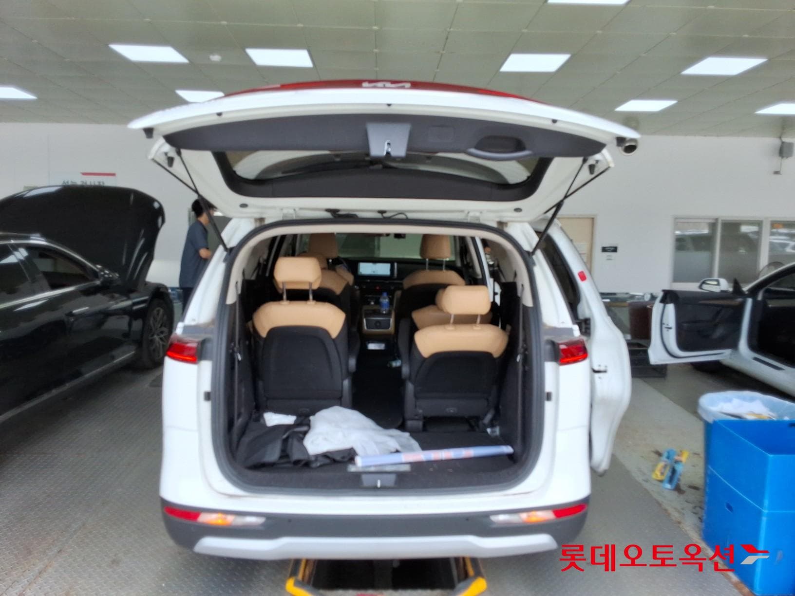 Kia - Carnival | KA4 (G) 3.5 Prestige 9Seater 37
