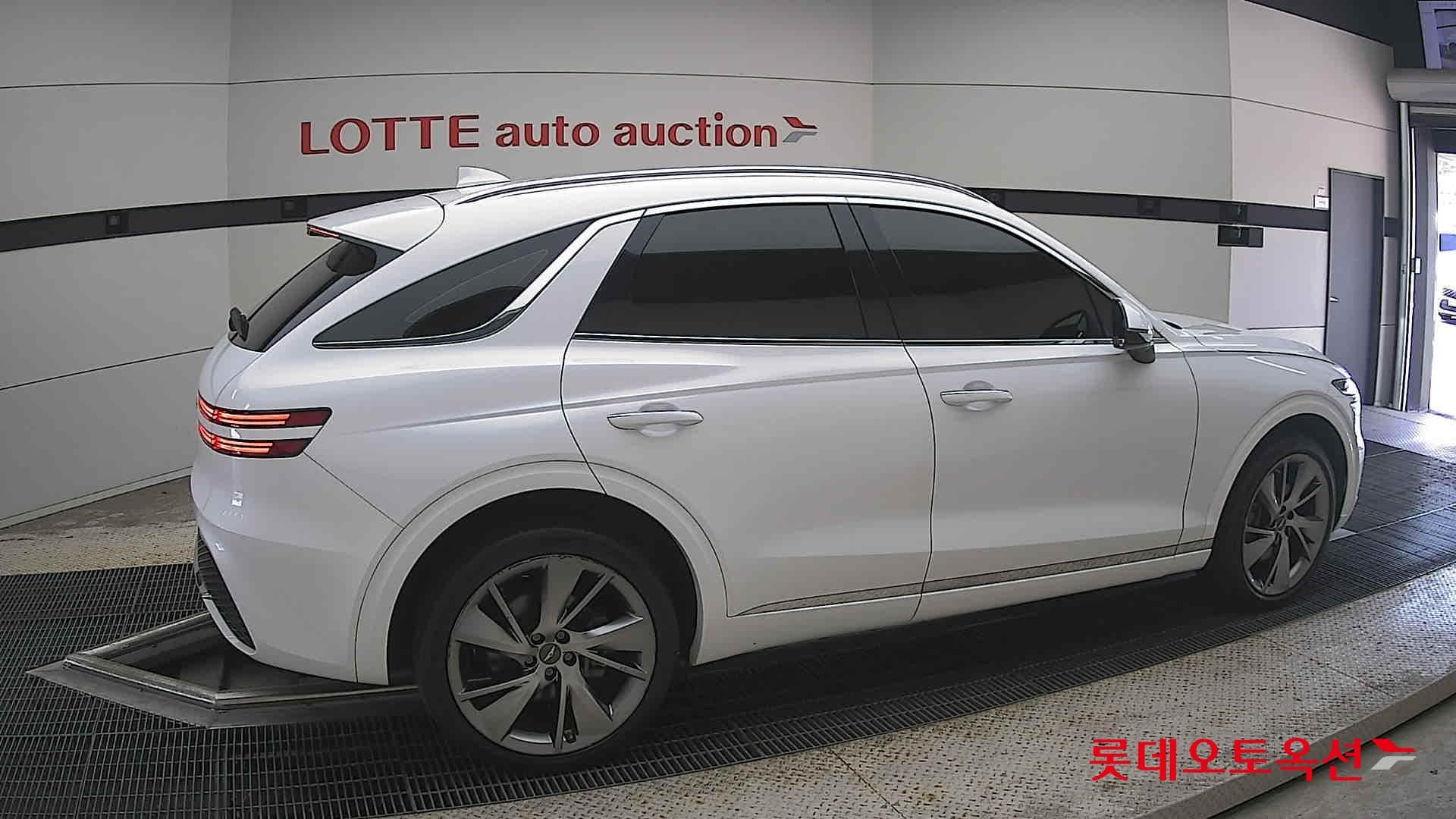 Genesis - GV70 | (D) 2.2 2WD 15