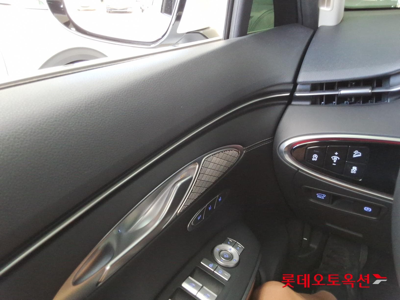 Genesis - GV70 | (D) 2.2 2WD 28