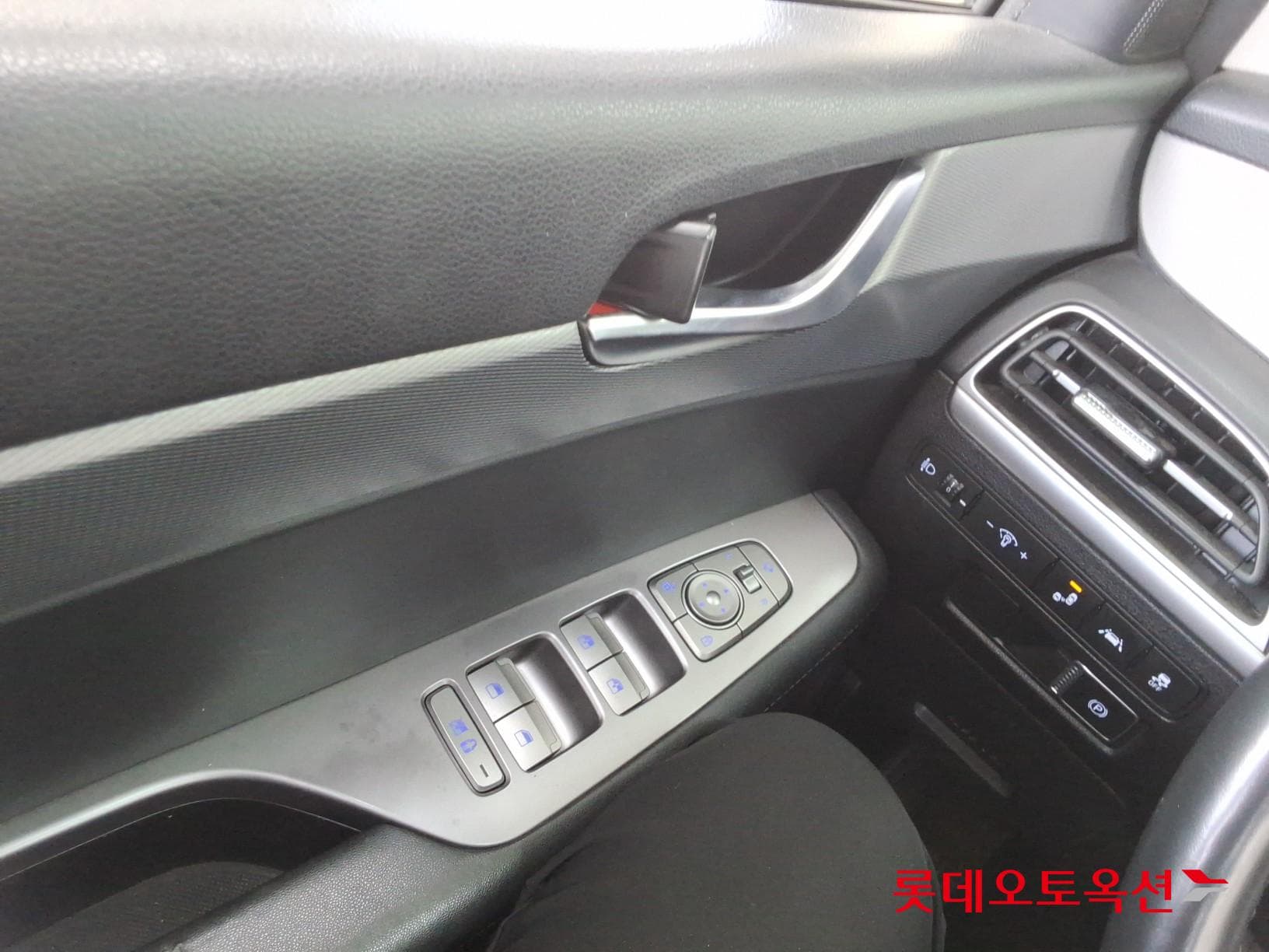 Hyundai - Палисад | (D) 2.2 Exclusive 2WD 7 28