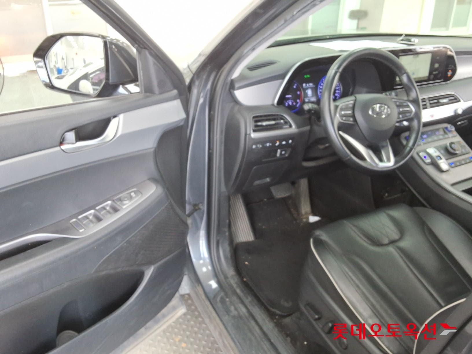 Hyundai - Палисад | (D) 2.2 Exclusive 2WD 7 36