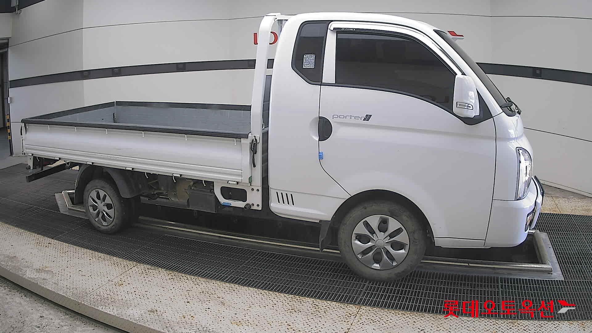 هيونداي - بورتر | (L)2.5T 1.0Ton Extra Long Super Cab Premium 2WD MT 17