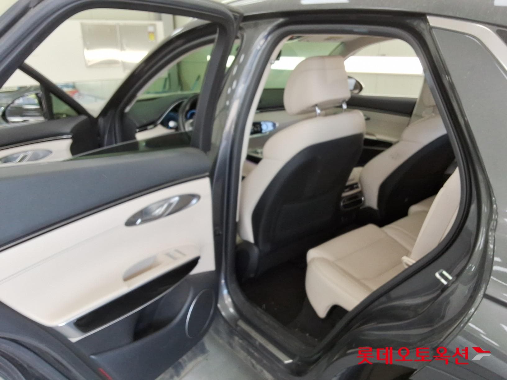 جينيسيس - GV70 | (G) 2.5T 2WD 36