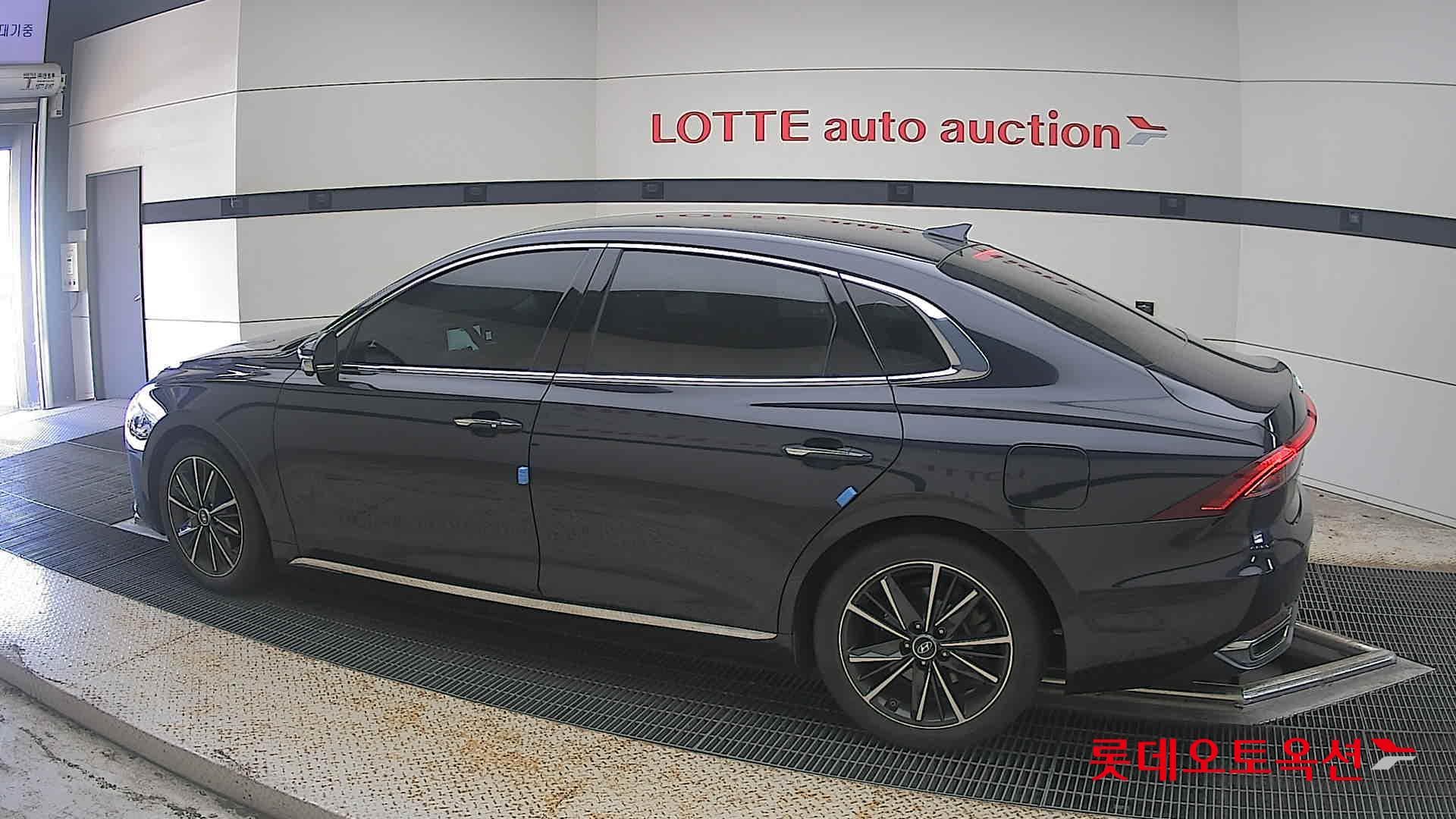 Hyundai - Grandeur | THE NEW (G) 2.5 7