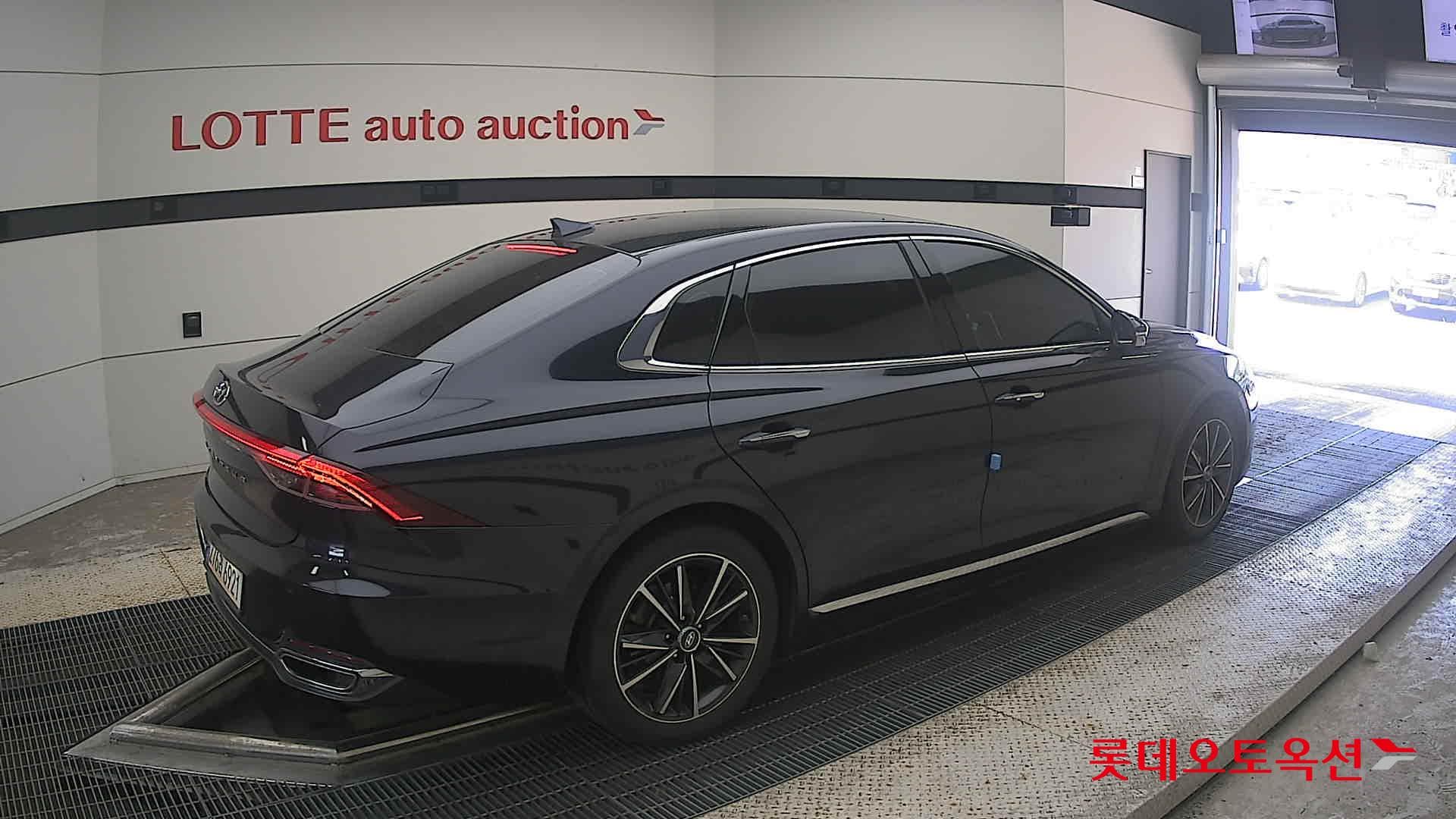 Hyundai - Grandeur | THE NEW (G) 2.5 14
