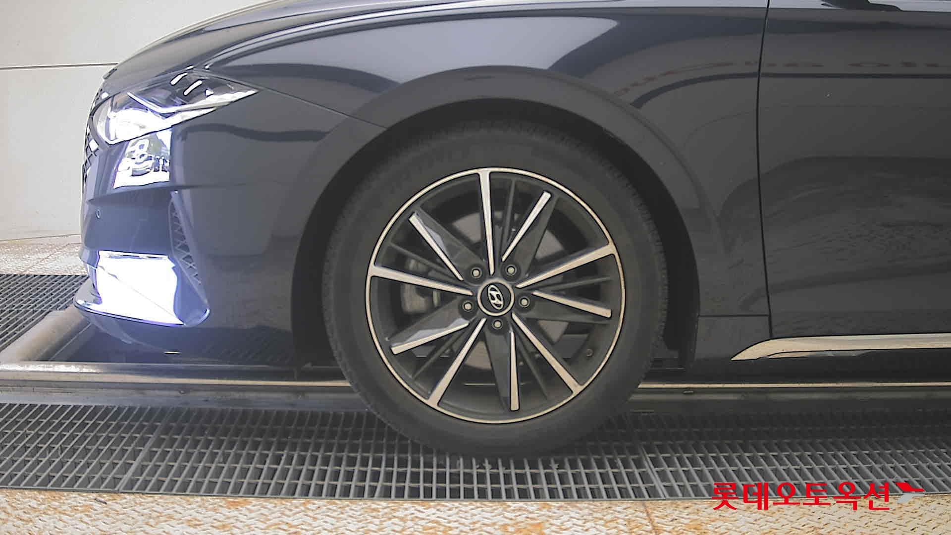Hyundai - Grandeur | THE NEW (G) 2.5 21