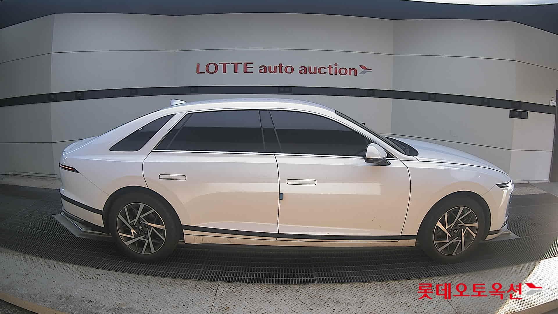 Hyundai - Grandeur | GN7 (L) 3.5 Premium 16