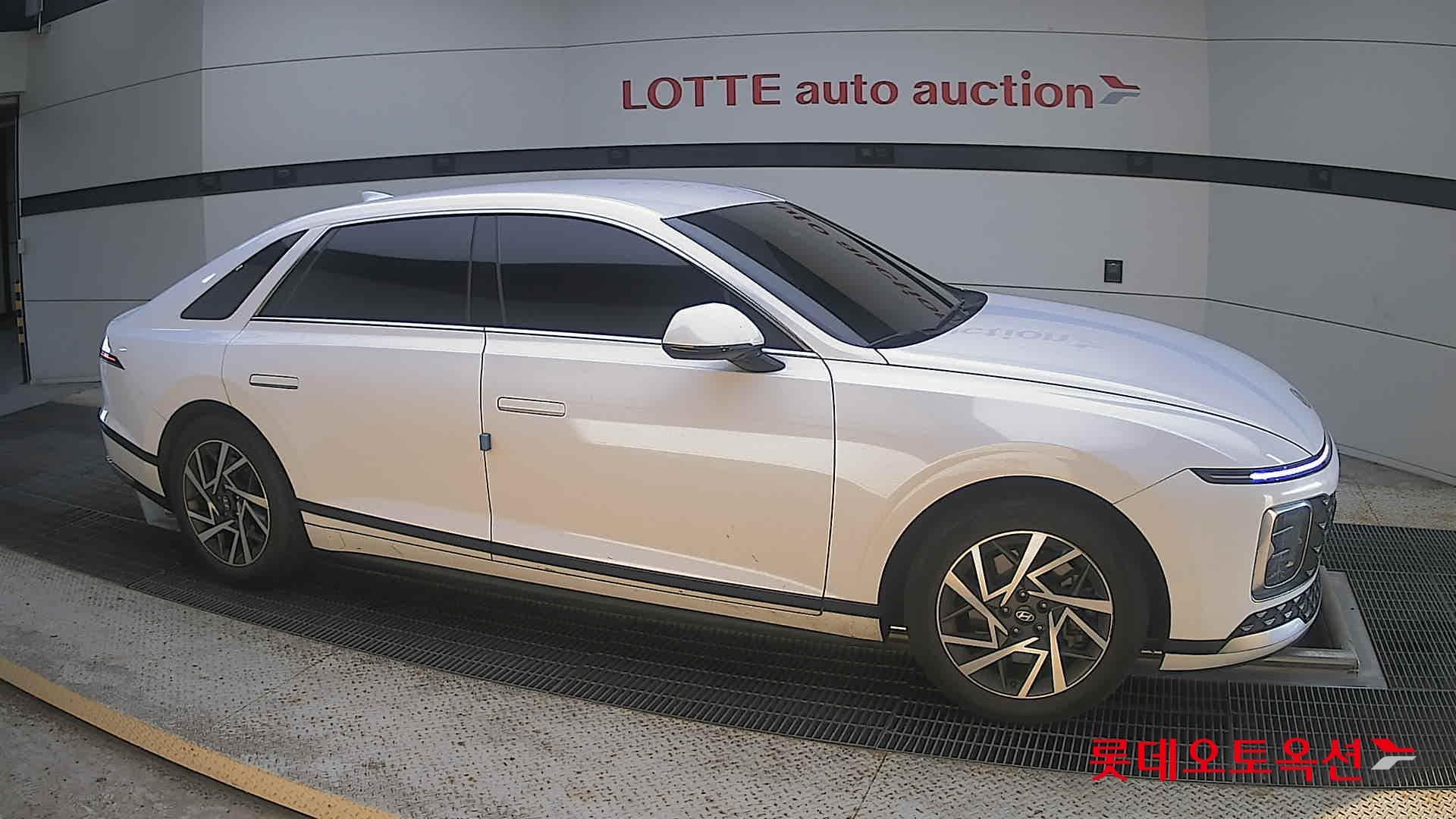 Hyundai - Grandeur | GN7 (L) 3.5 Premium 17