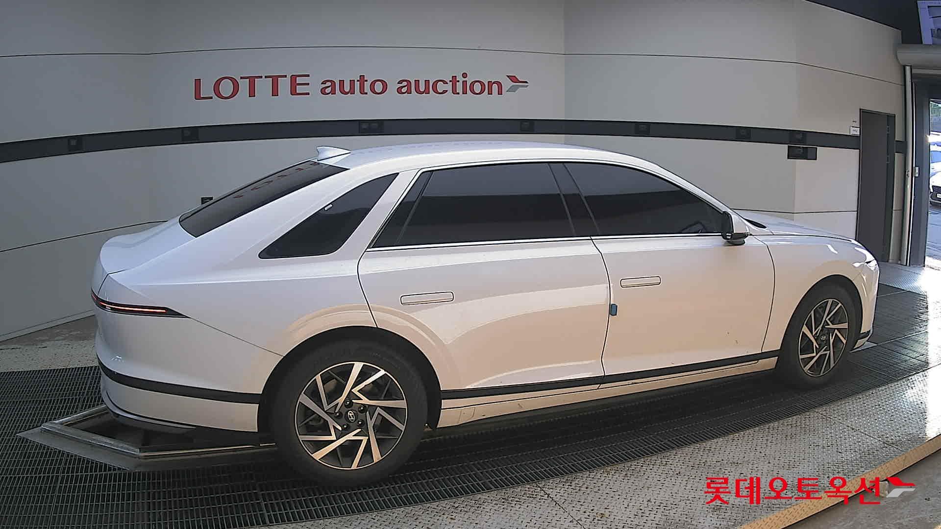 Hyundai - Grandeur | GN7 (L) 3.5 Premium 15