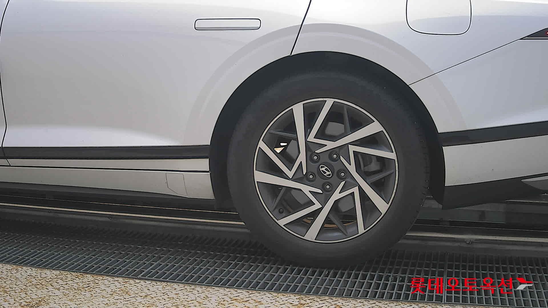 Hyundai - Grandeur | GN7 (L) 3.5 Premium 22