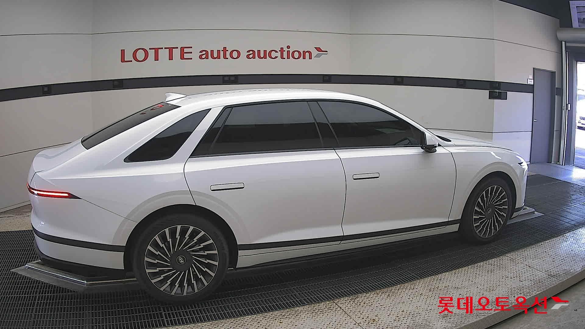 هيونداي - جرانديور (أزيرا) | GN7 (H)1.6T 2WD AT 15