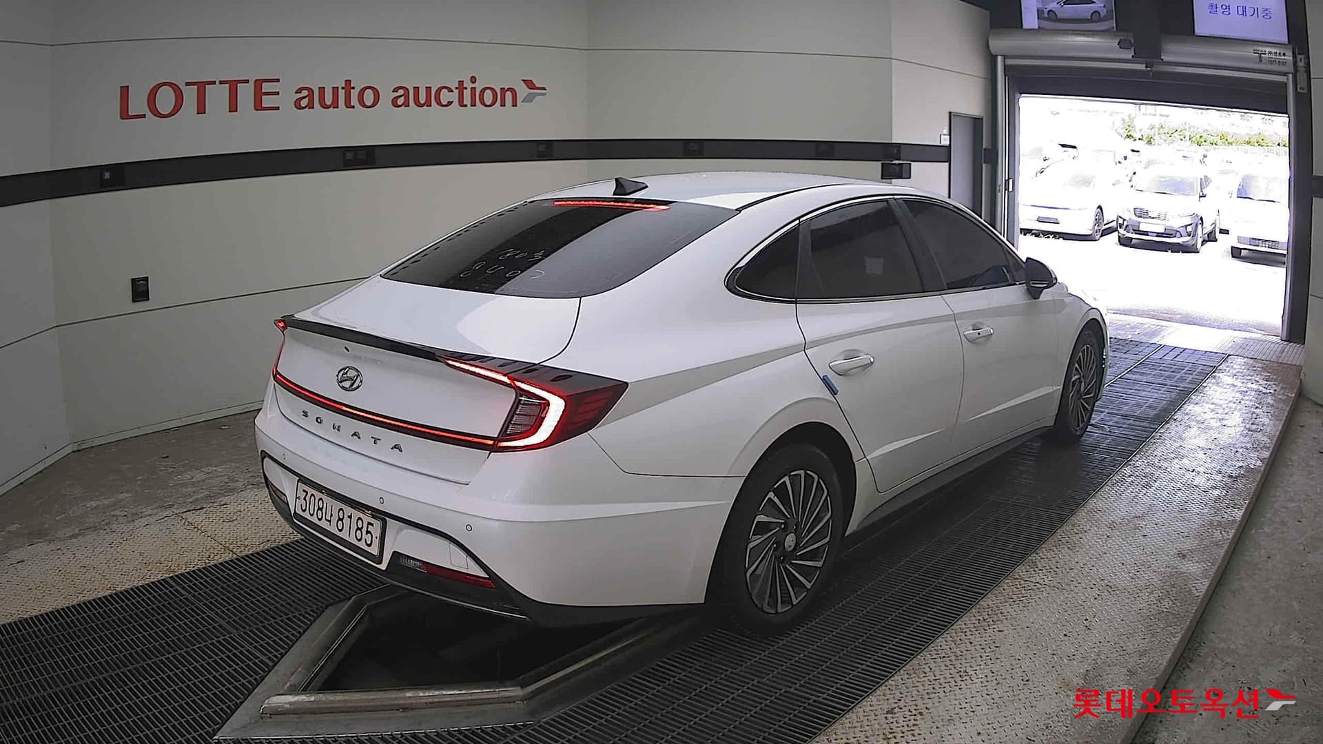 Hyundai - Sonata | DN8 (H) 2.0 Premium Plus 12