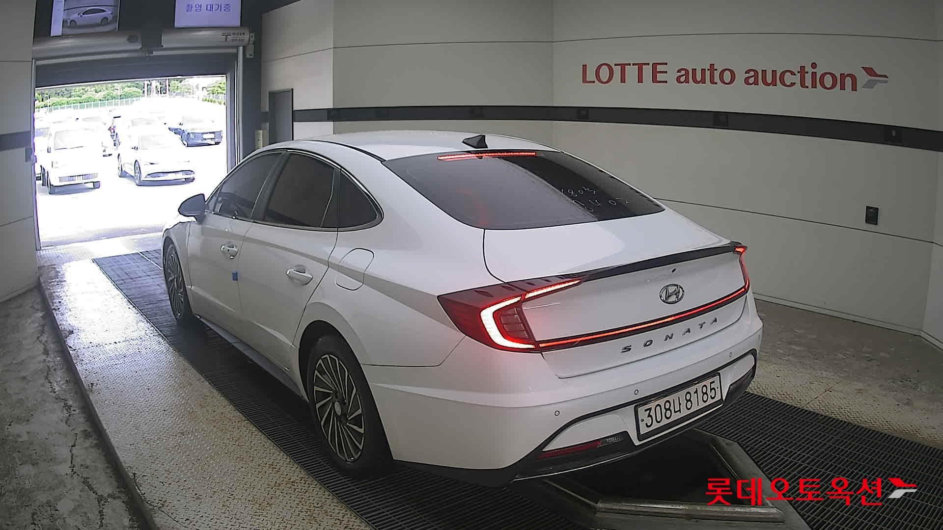 Hyundai - Sonata | DN8 (H) 2.0 Premium Plus 10