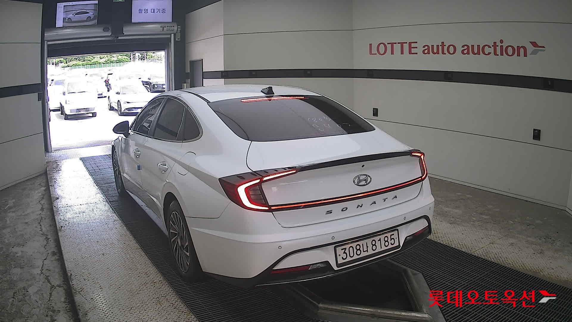 Hyundai - Sonata | DN8 (H) 2.0 Premium Plus 9