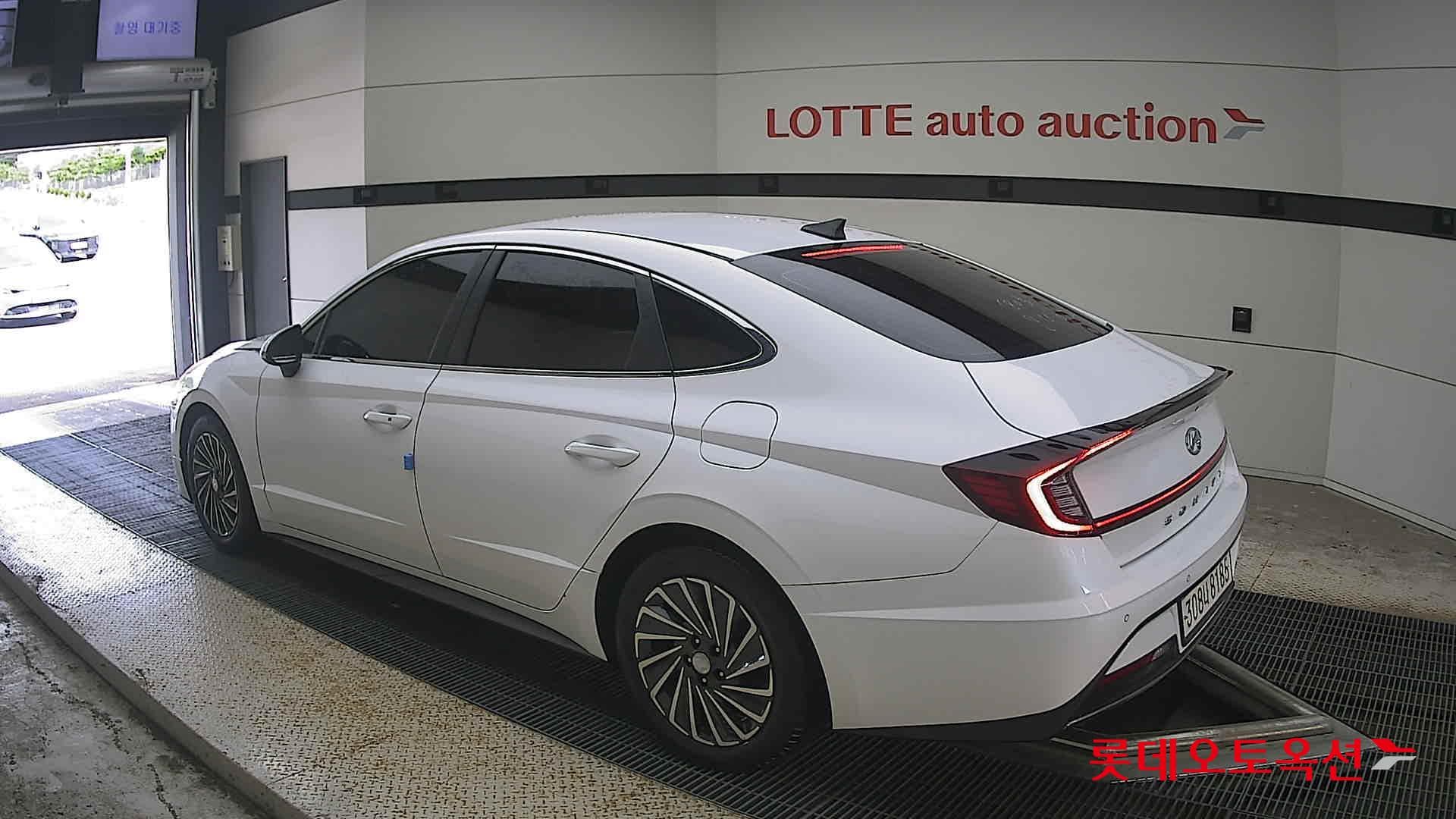 Hyundai - Sonata | DN8 (H) 2.0 Premium Plus 8