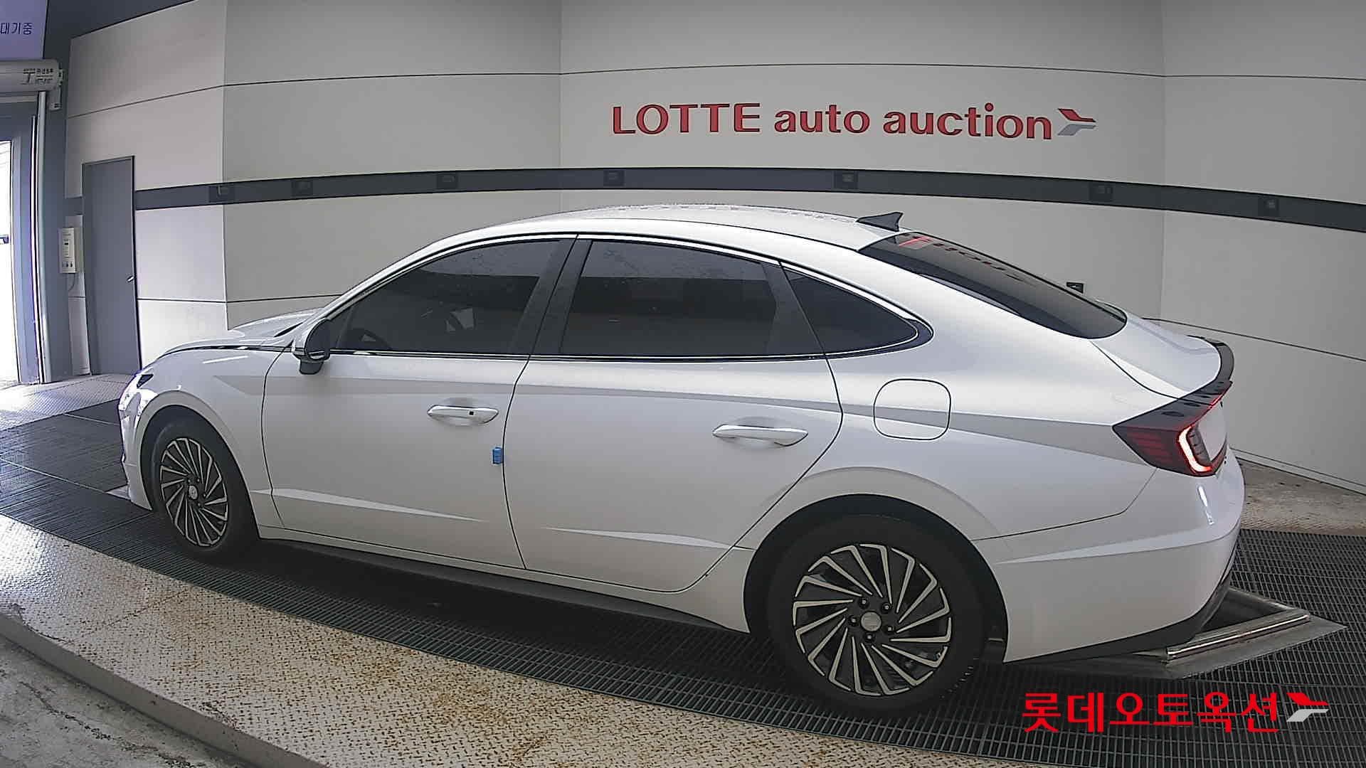 Hyundai - Sonata | DN8 (H) 2.0 Premium Plus 7