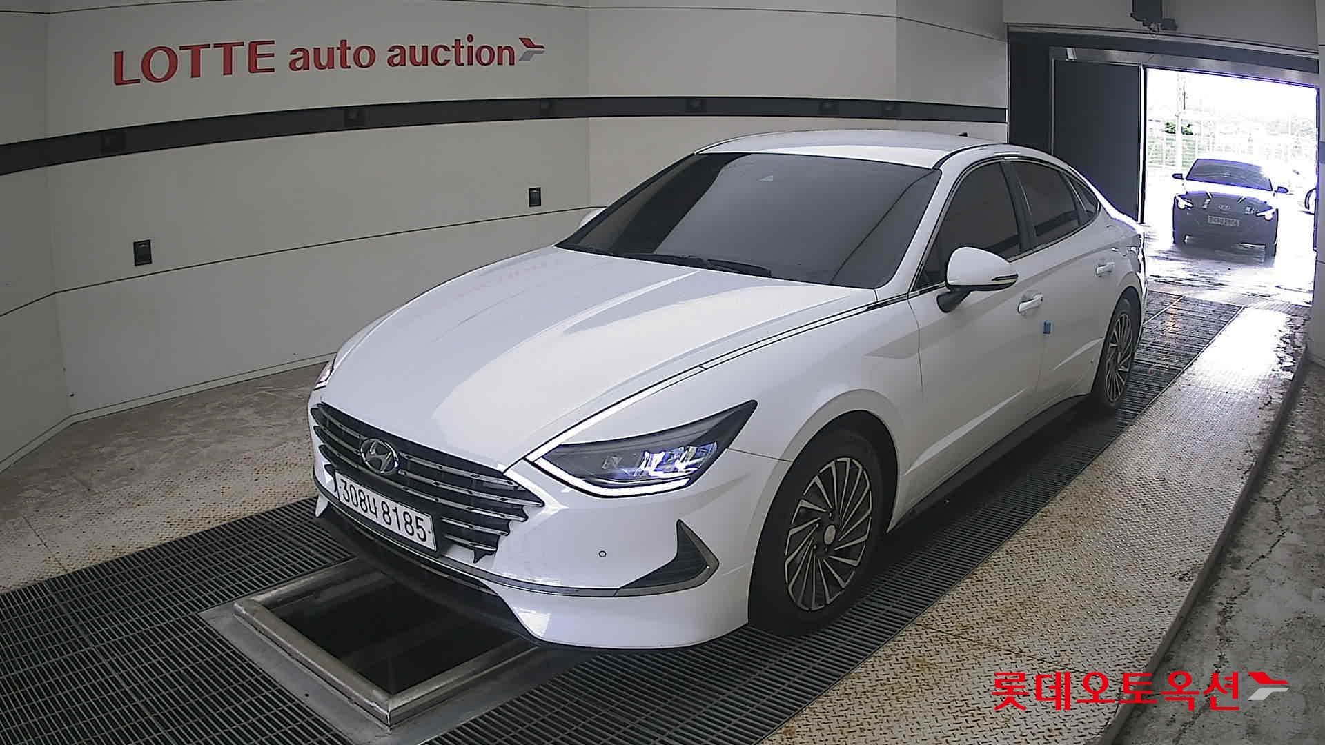 Hyundai - Sonata | DN8 (H) 2.0 Premium Plus 3