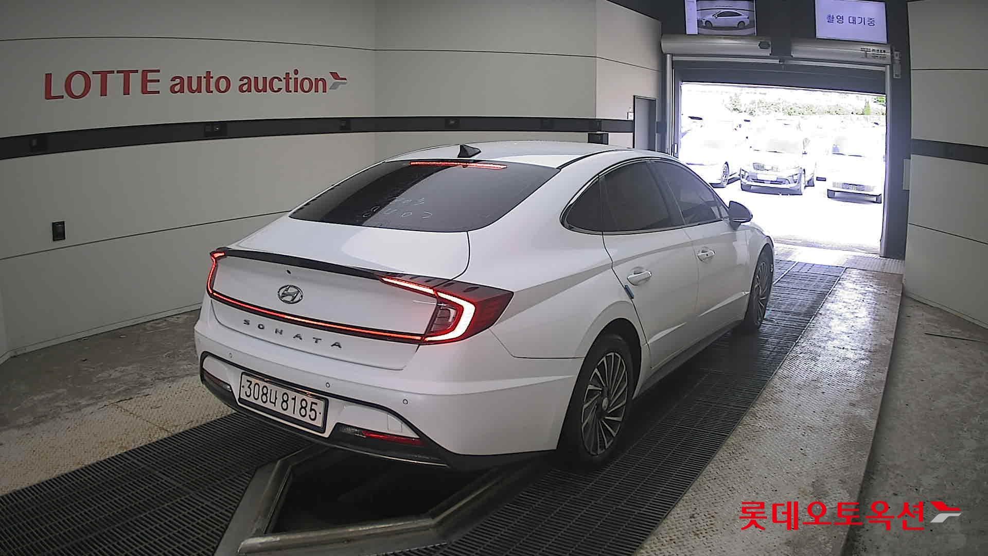 Hyundai - Sonata | DN8 (H) 2.0 Premium Plus 13