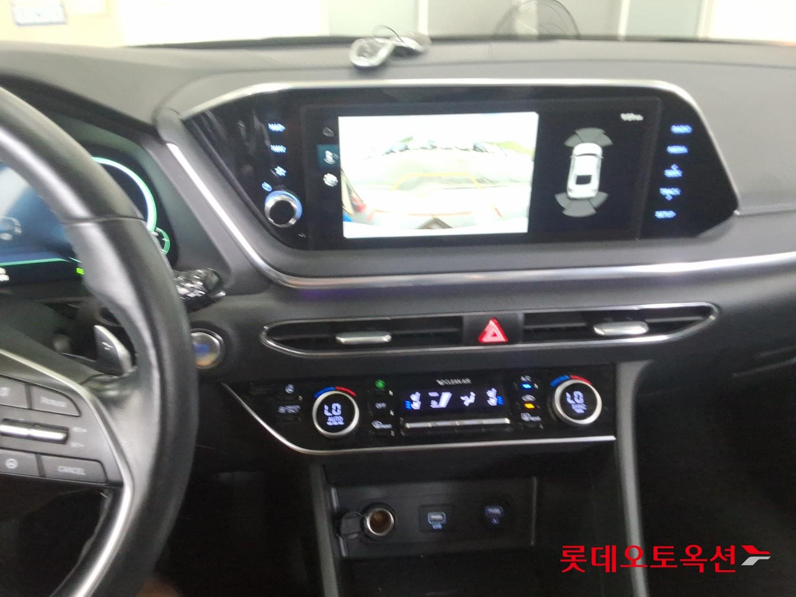 Hyundai - Sonata | DN8 (H) 2.0 Premium Plus 32